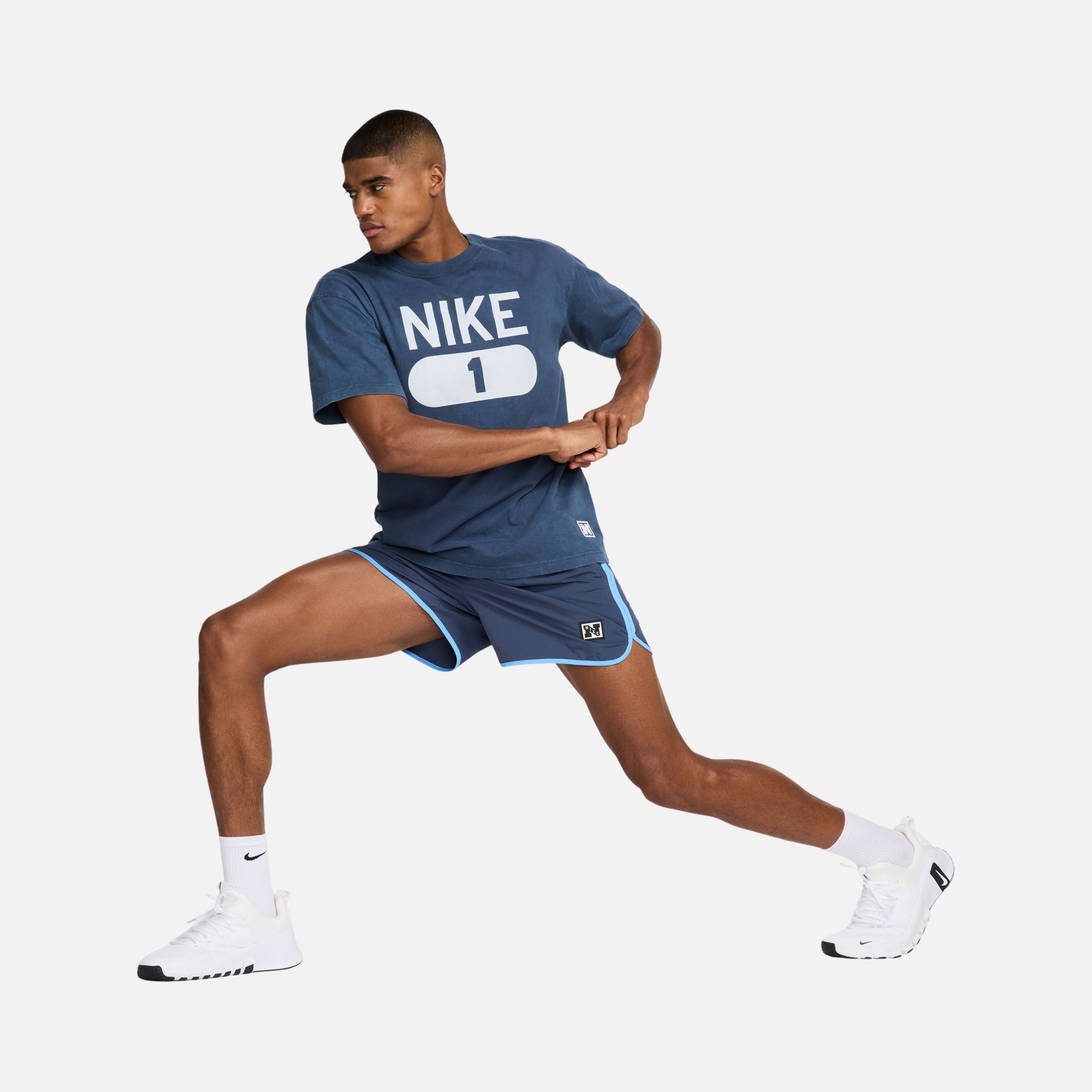 Nike Gym Heritage Culture ''Detail of a Woven Athlete Label'' Athletic Training Short-Sleeve Erkek Tişört