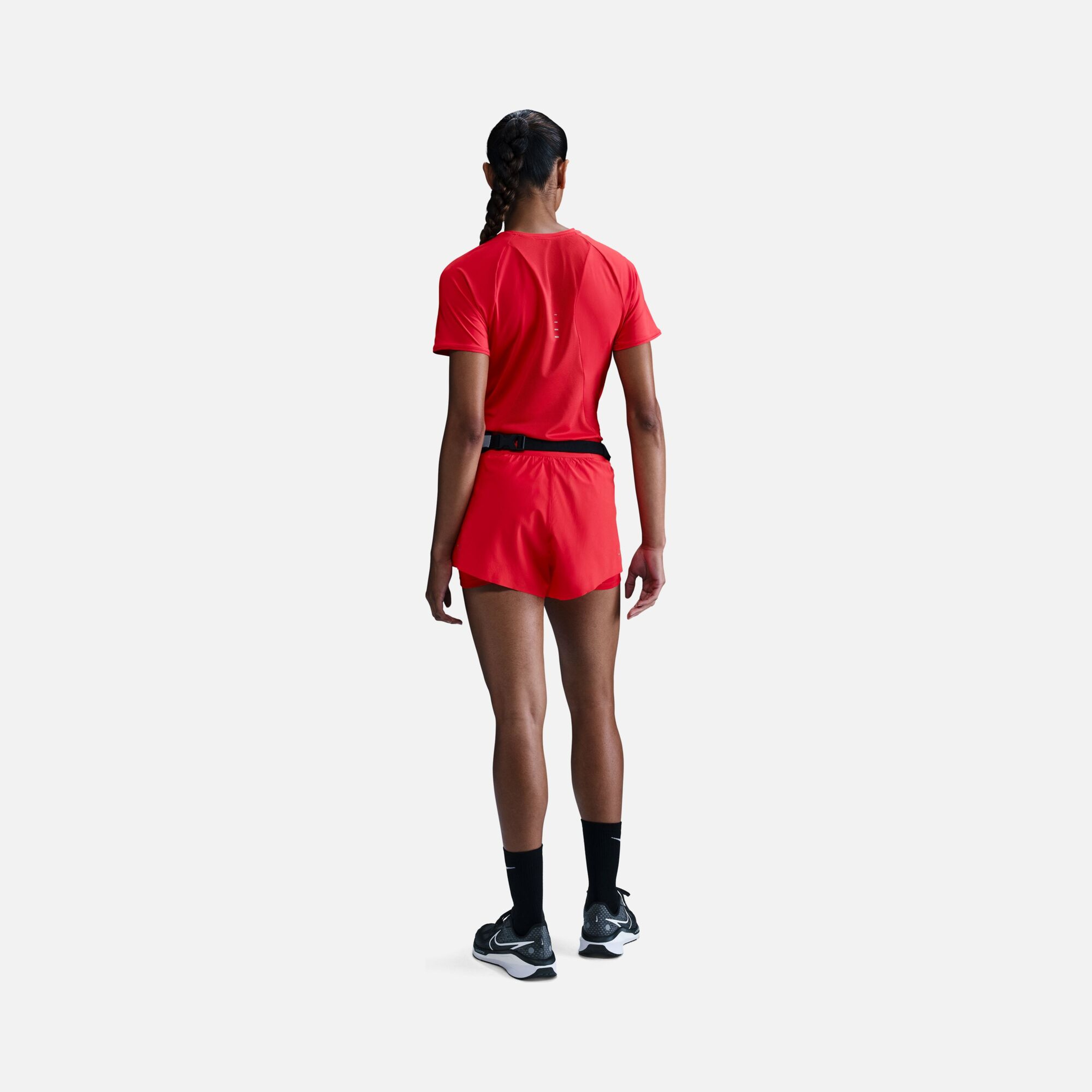 Nike Swift Dri-Fit Running Short-Sleeve Kadın Tişört