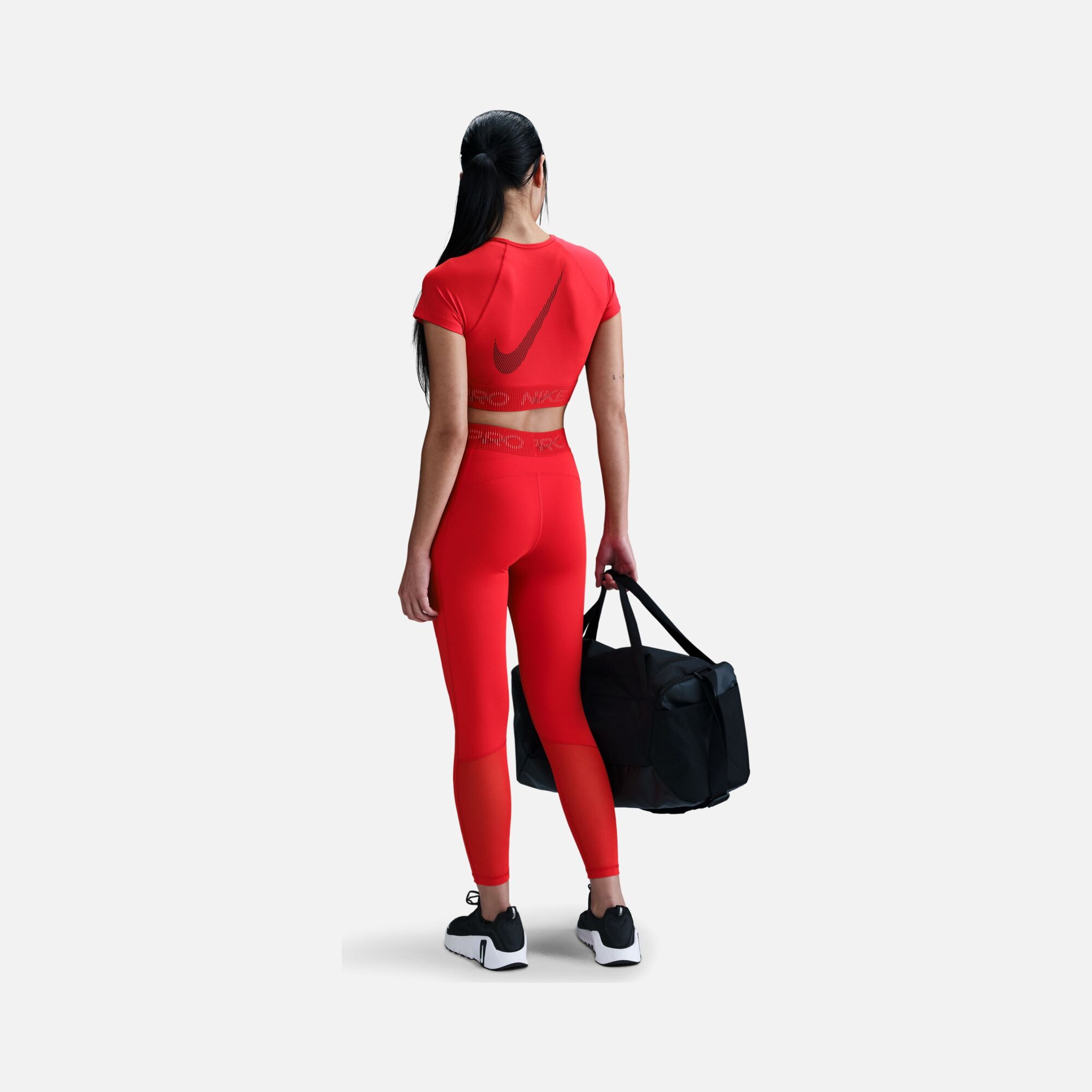 Nike Pro Dri-Fit Swoosh Graphic Cropped Training Short-Sleeve Kadın Tişört