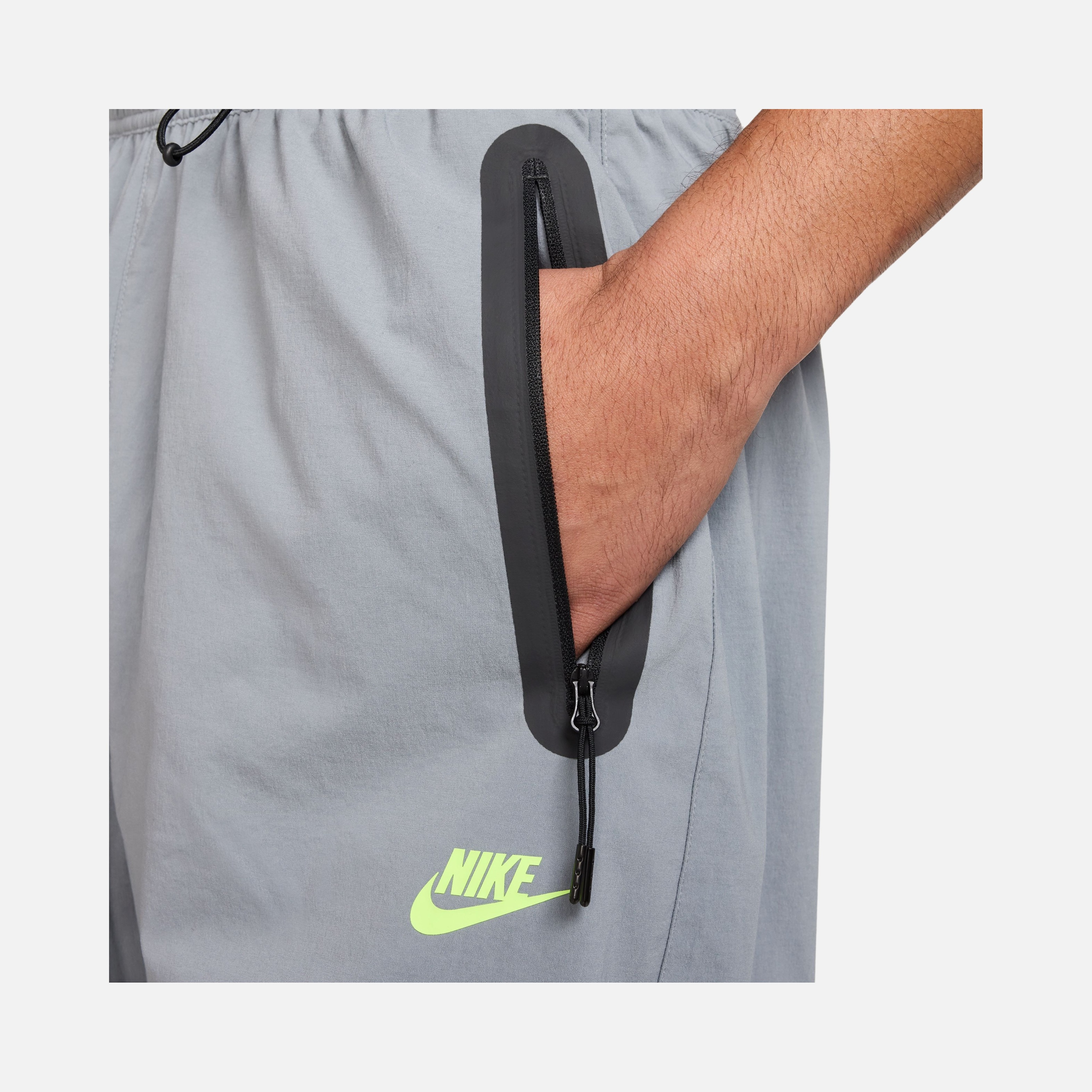 Nike Sportswear Tech Oversized Woven Erkek Eşofman Altı