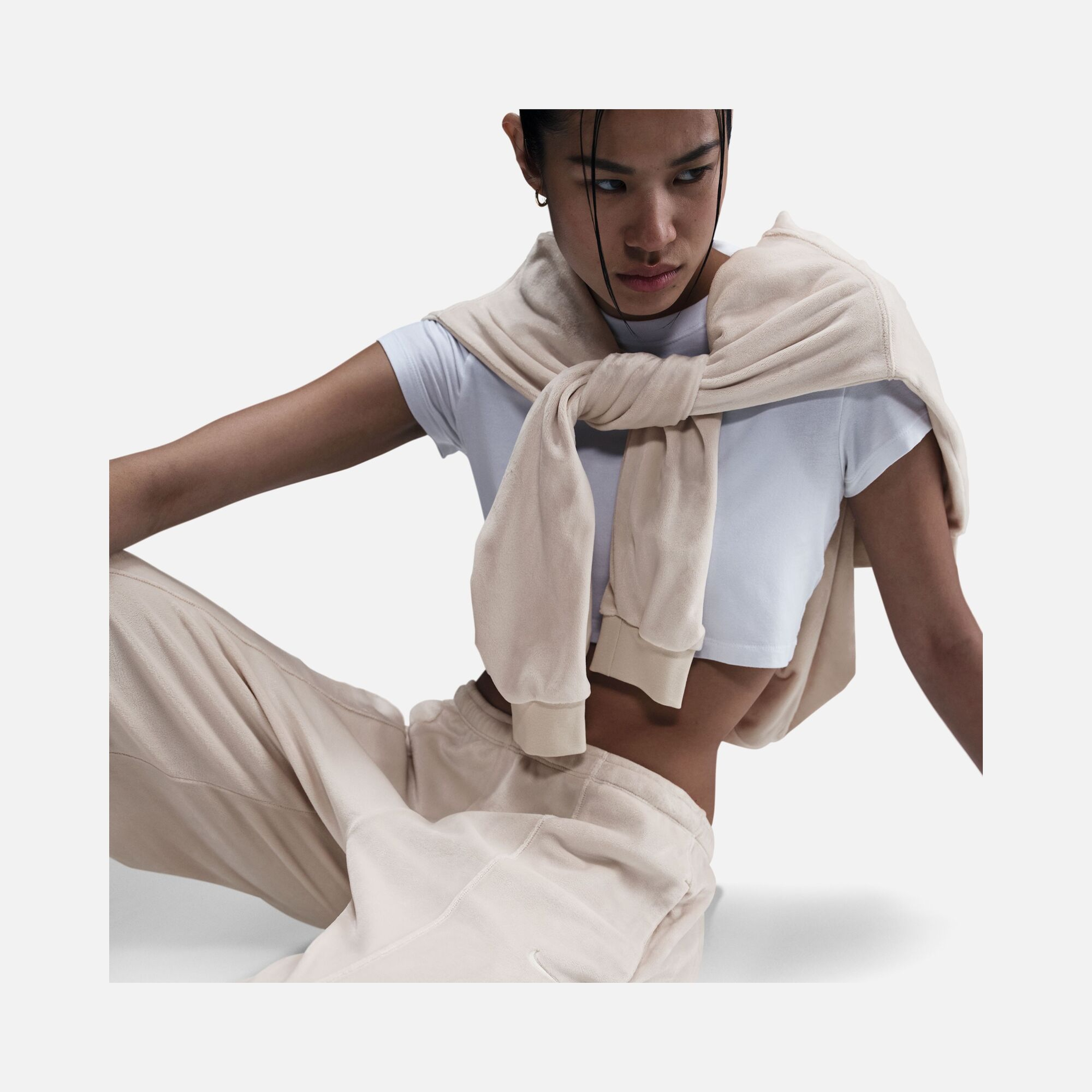 Nike Sportswear Phoenix Fleece Chill Knit Velvet Fabric Mid-Rise Kadın Eşofman Altı