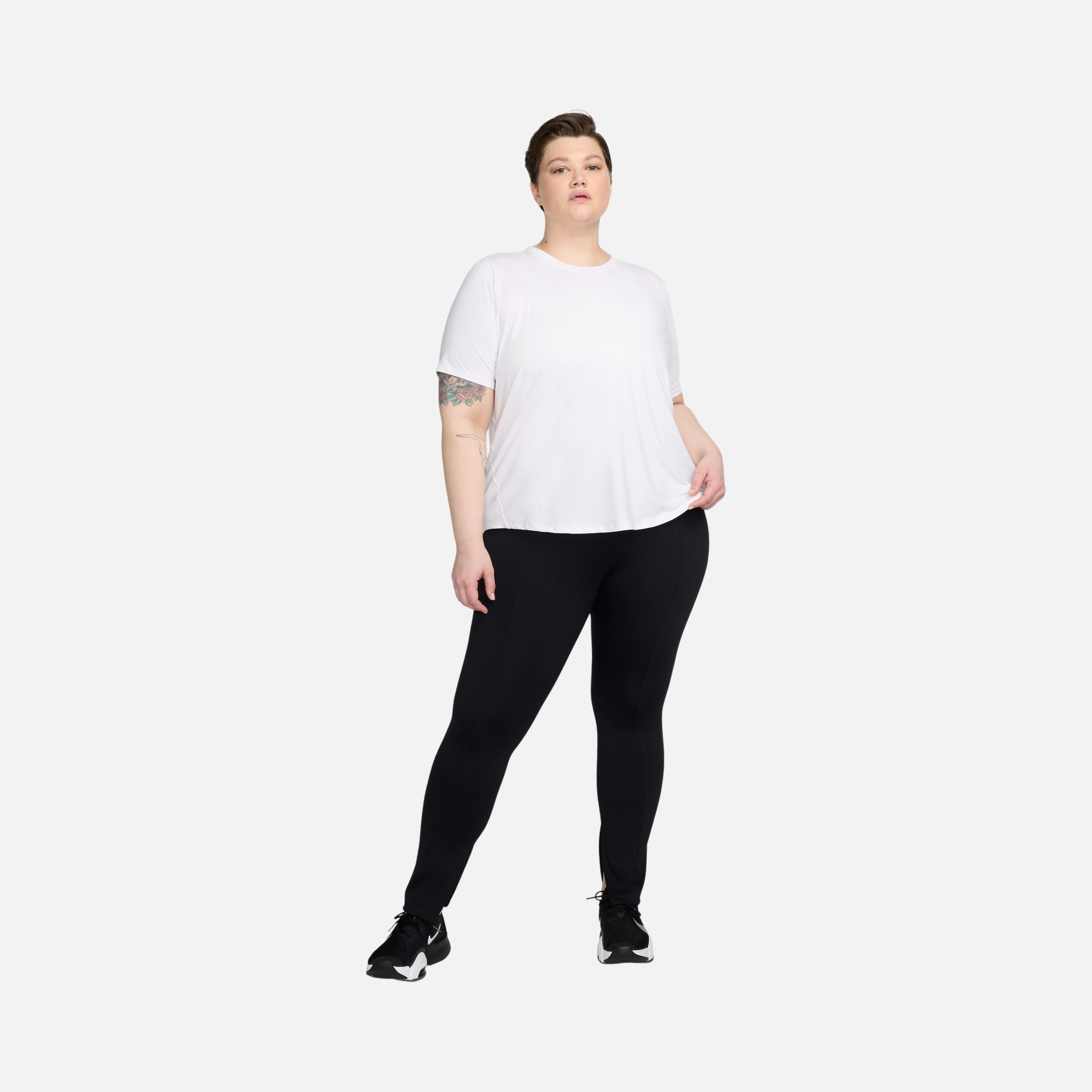 Nike One Classic Dri-Fit Short-Sleeve Training (Plus Size) Kadın Tişört