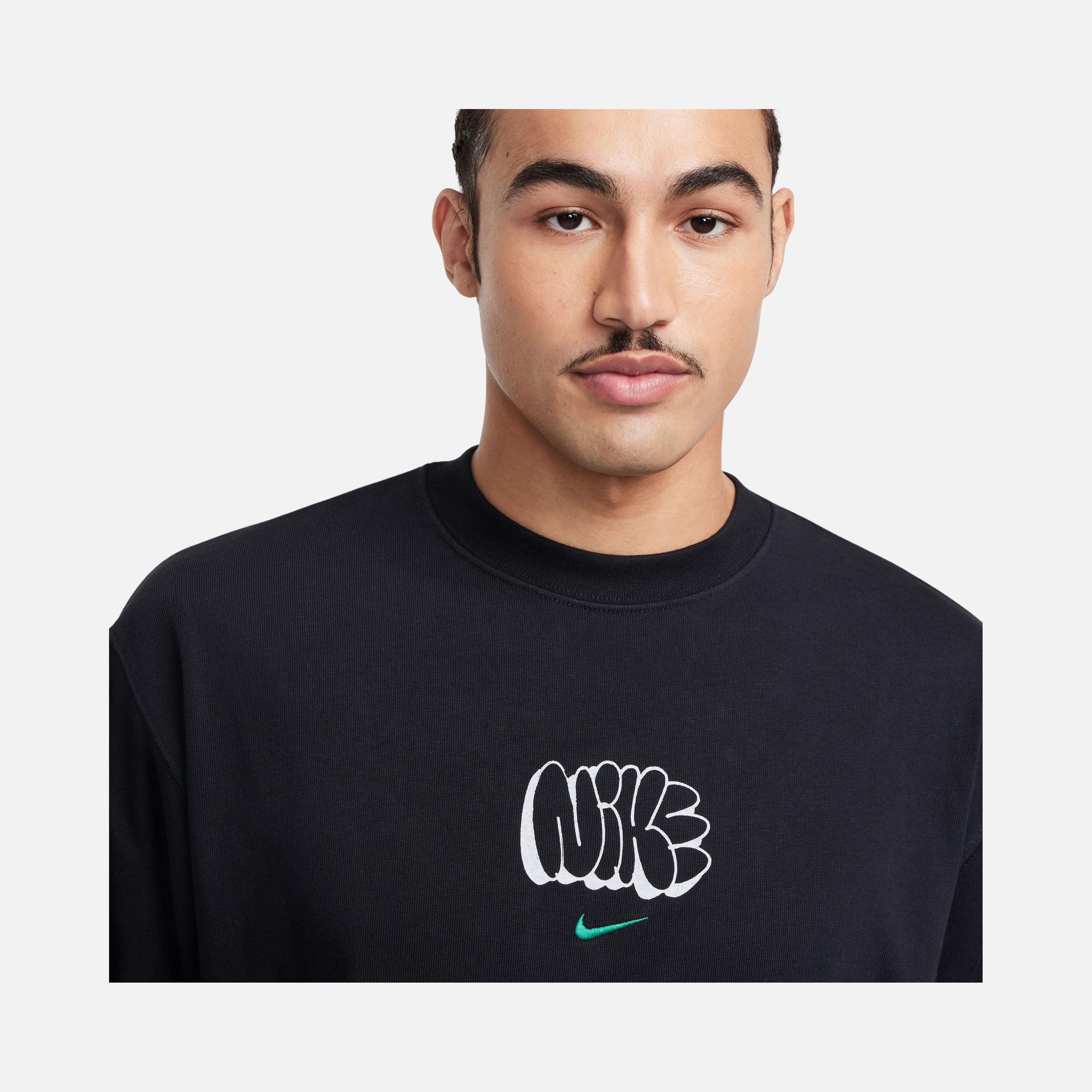 Nike Sportswear Solo Swoosh Graphics Short-Sleeve Erkek Tişört