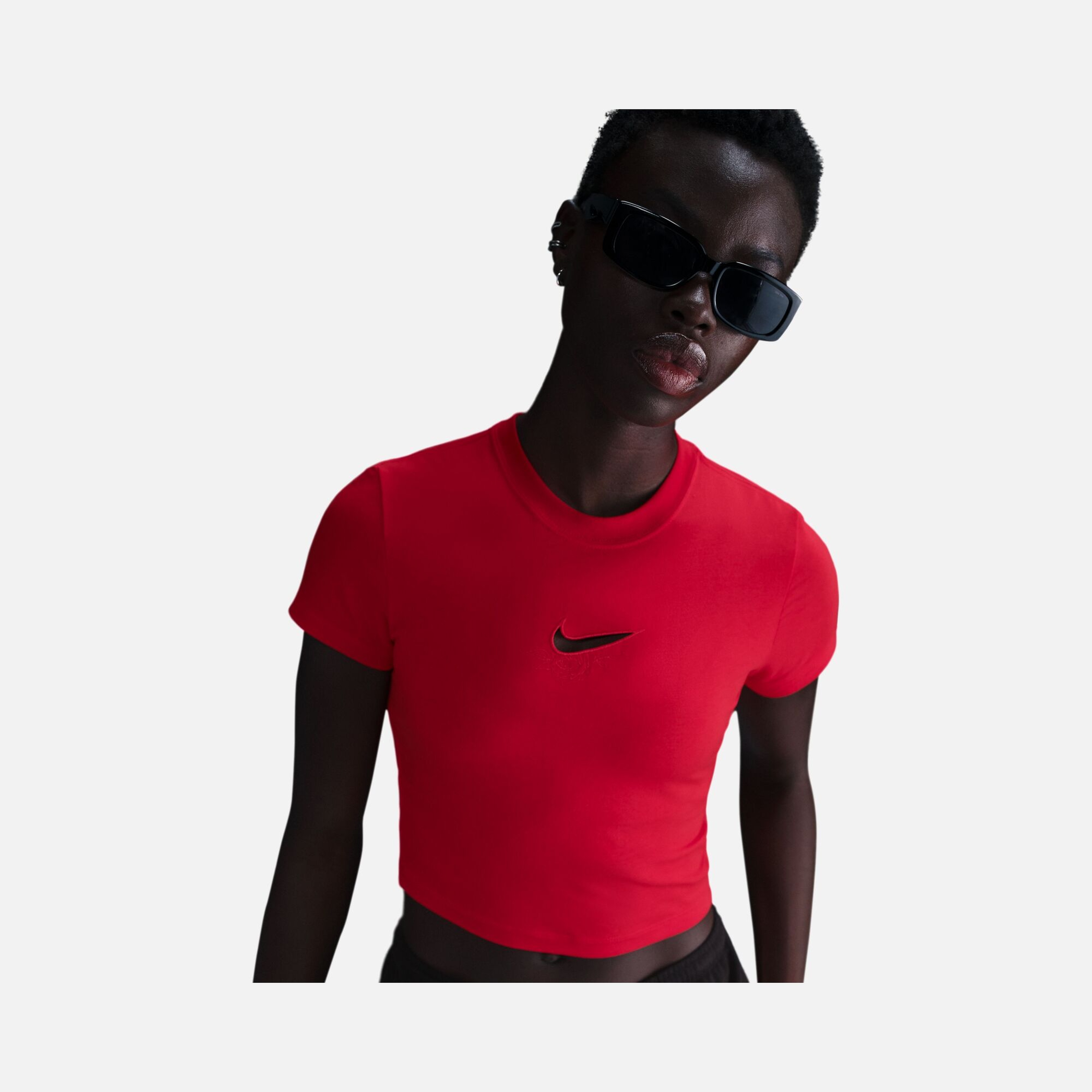 Nike Sportswear Chill Knit Vday Abbreviated Short-Sleeve Kadın Tişört