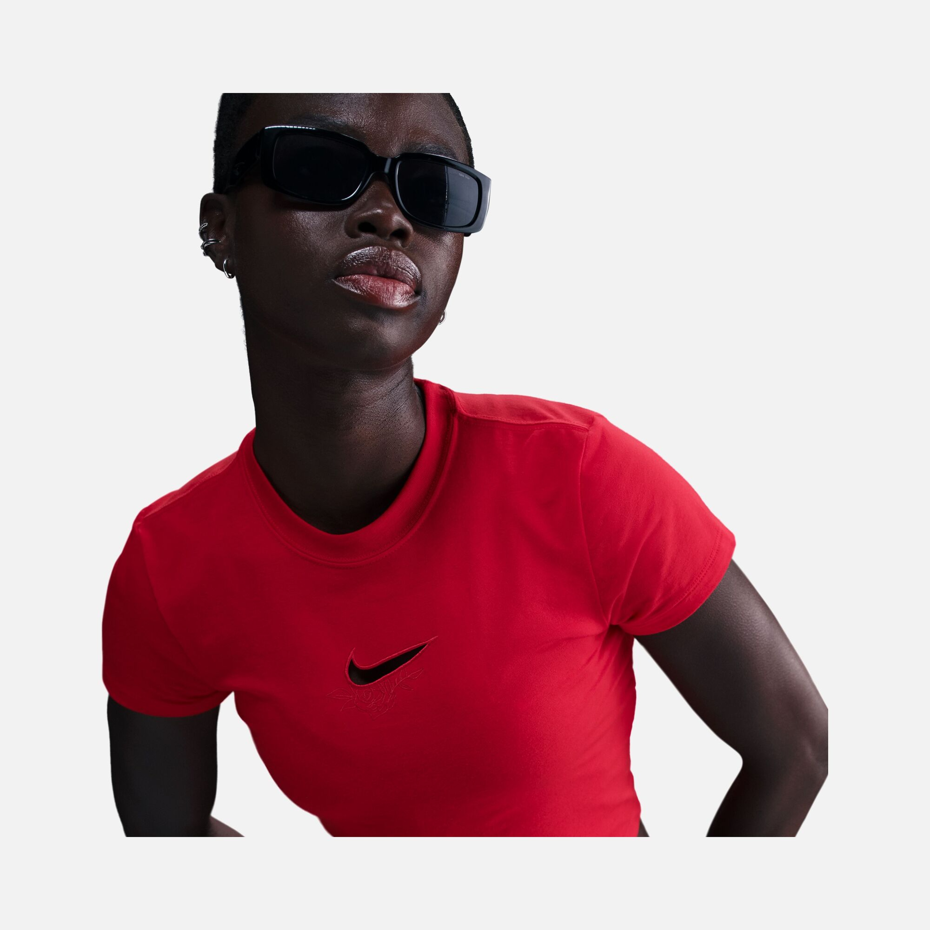 Nike Sportswear Chill Knit Vday Abbreviated Short-Sleeve Kadın Tişört