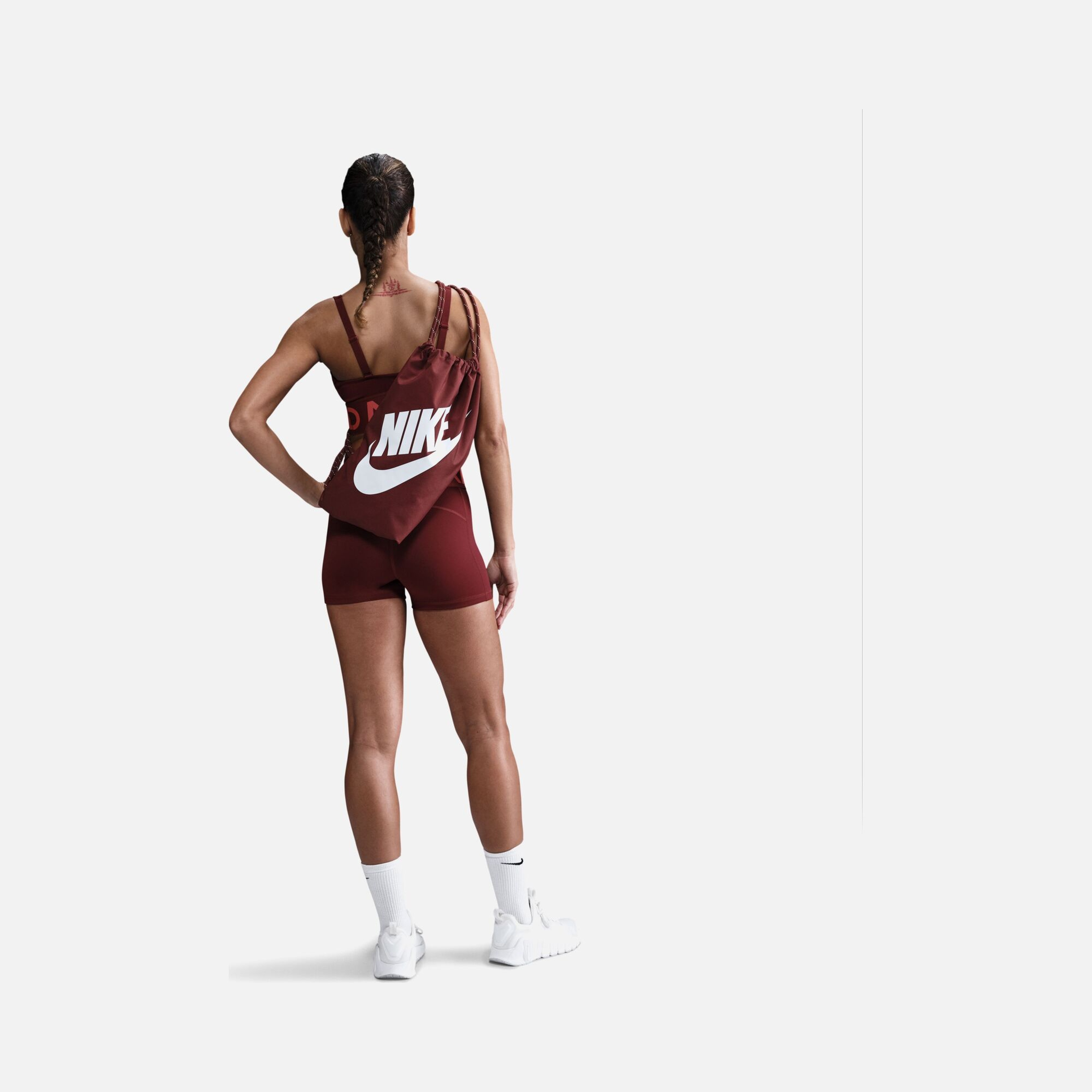 Nike Pro Indy Plunge Medium-Support Padded Training Kadın Bra