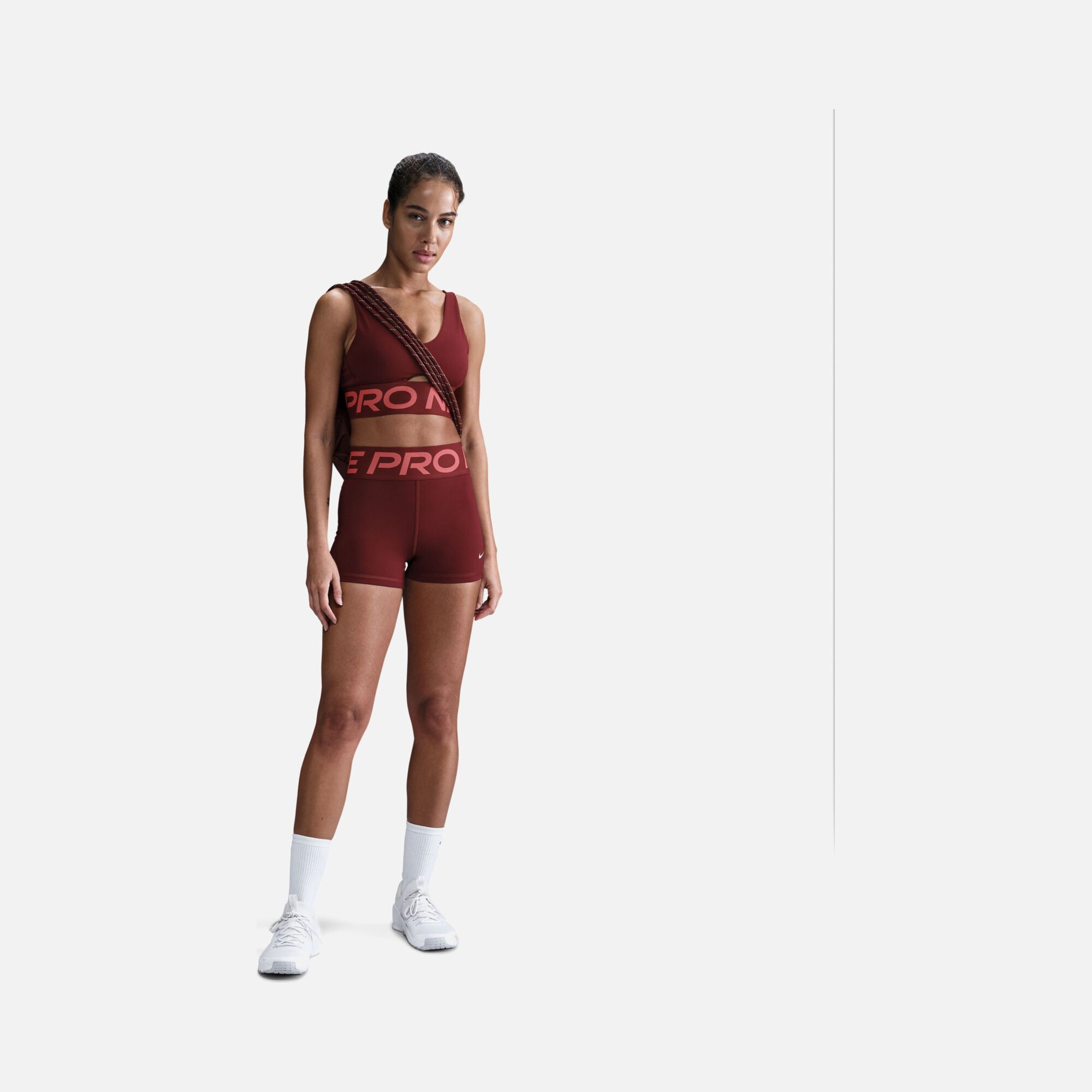 Nike Pro Indy Plunge Medium-Support Padded Training Kadın Bra