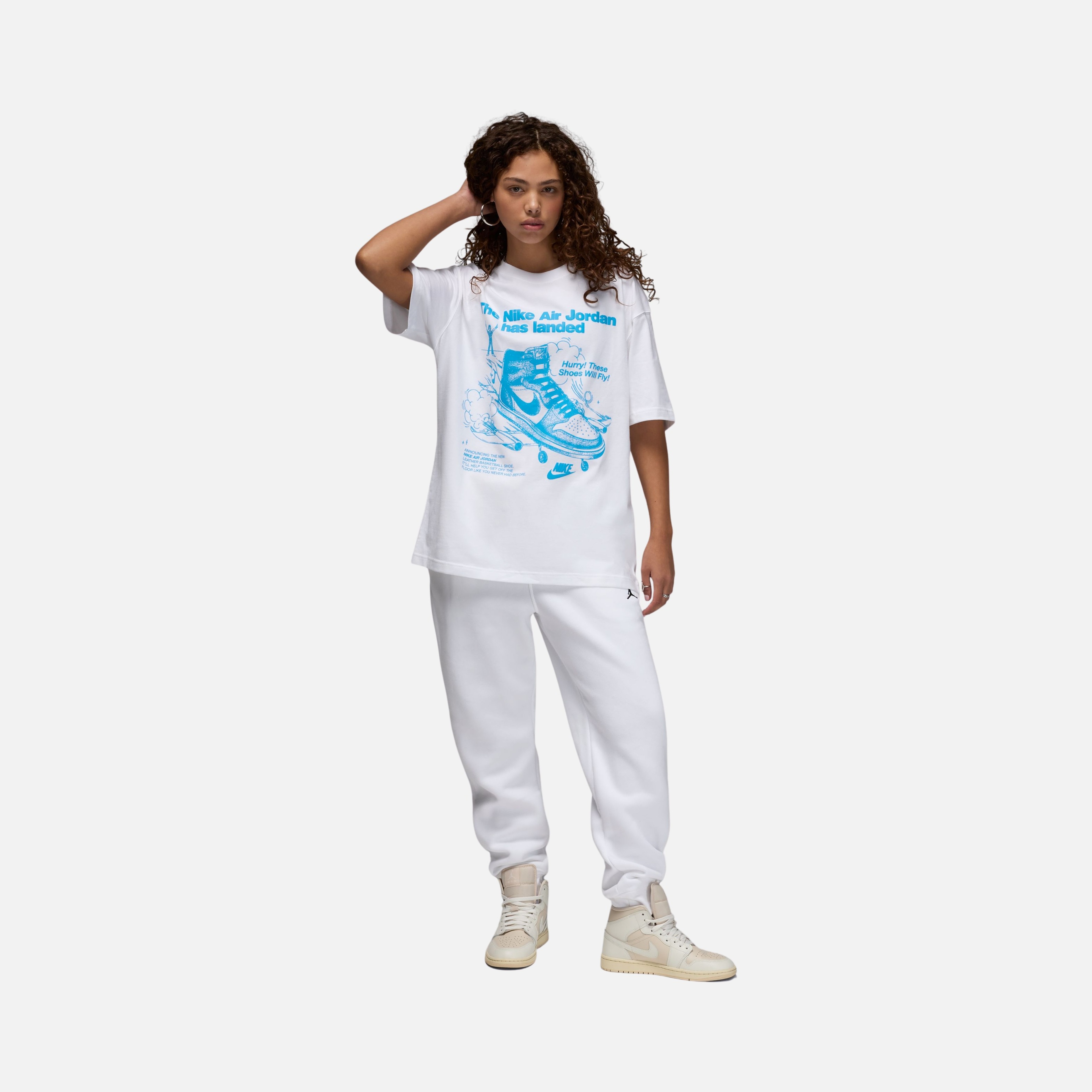 Nike Jordan Brand Sneaker Graphic Oversized Short-Sleeve Kadın Tişört