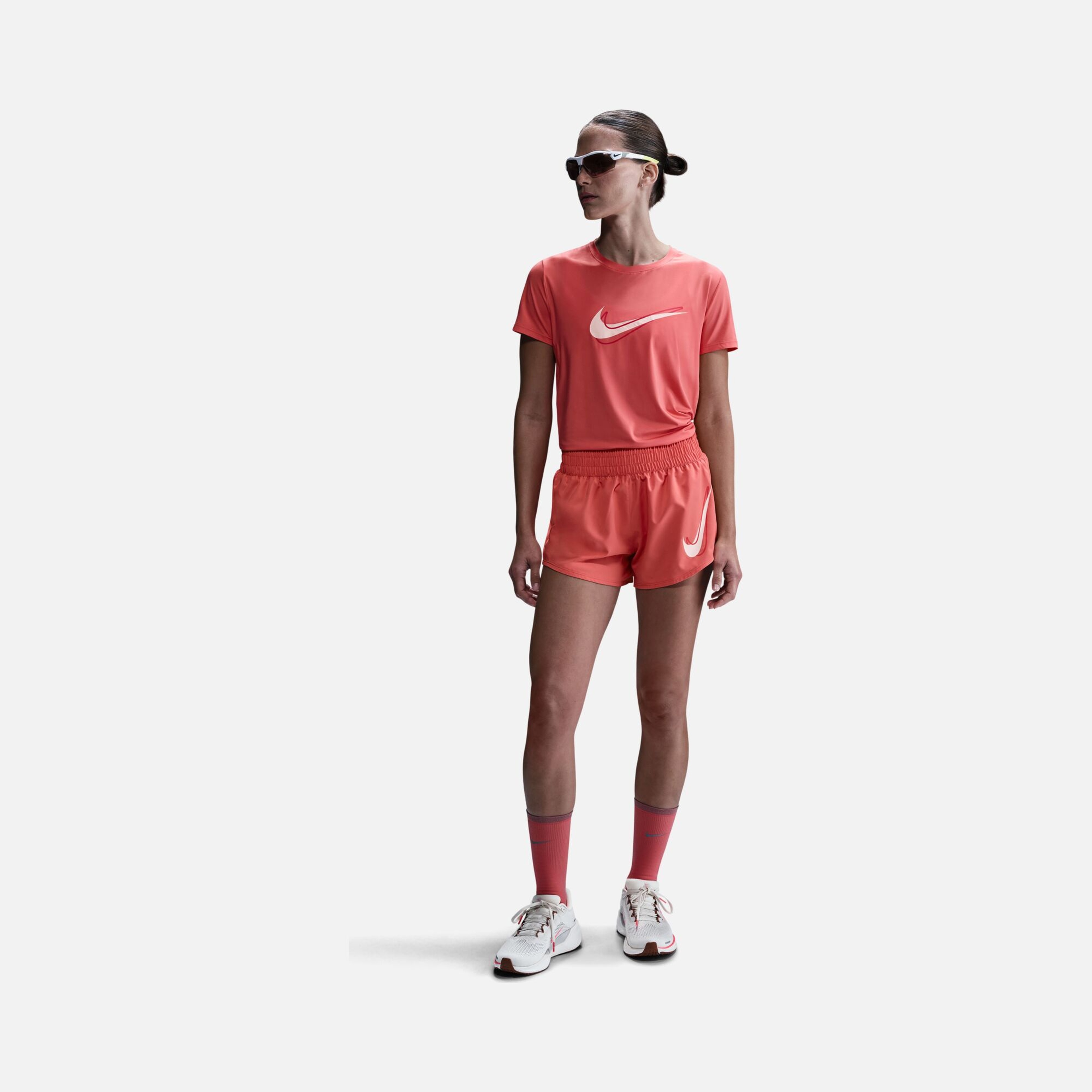 Nike One a New Swoosh Logo Dri-Fit Running Short-Sleeve Kadın Tişört