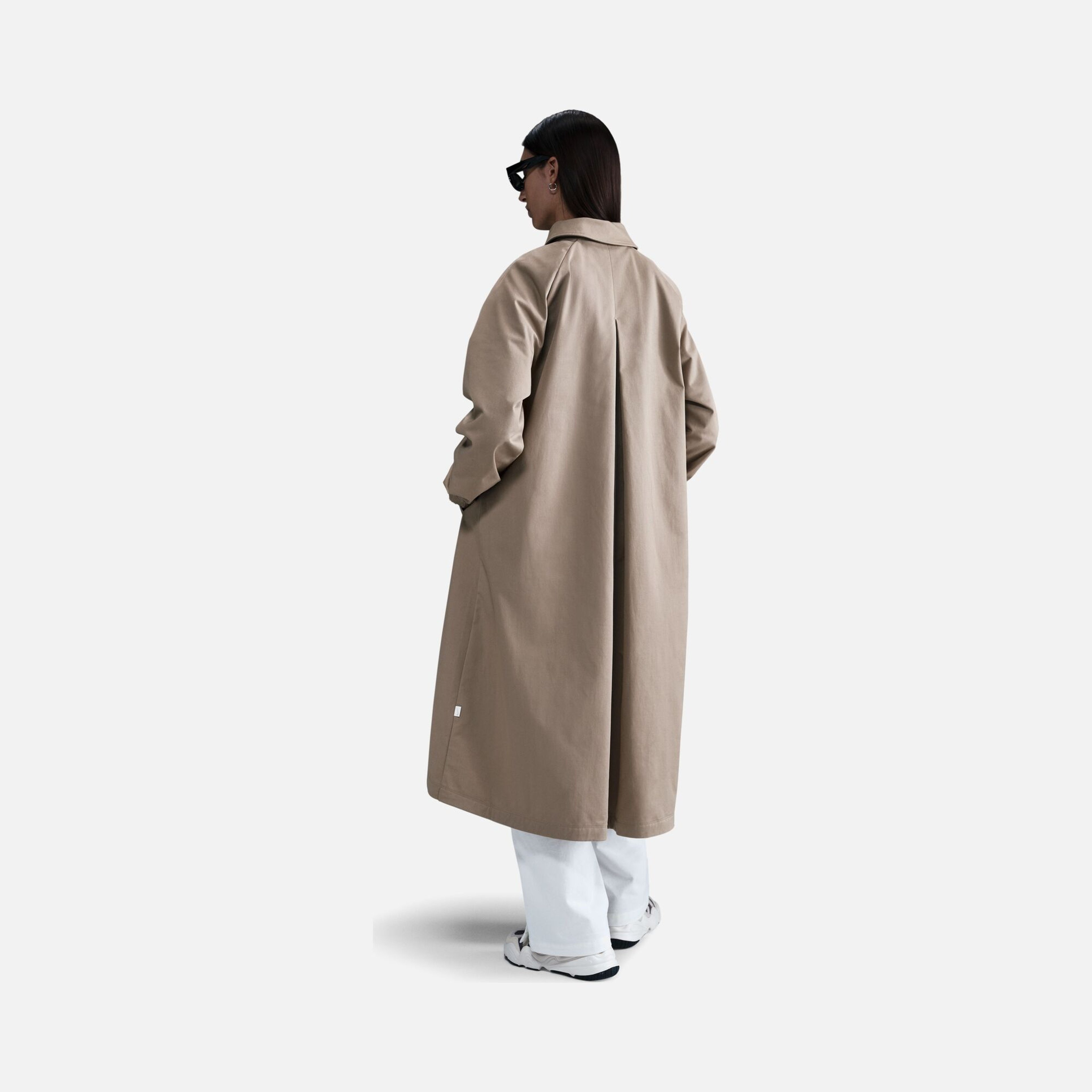 Nike Sportswear Collection Swoosh Logo Graphic Twill Trench Loose Cut Concealed Full Snap Closure Kadın Trençkot
