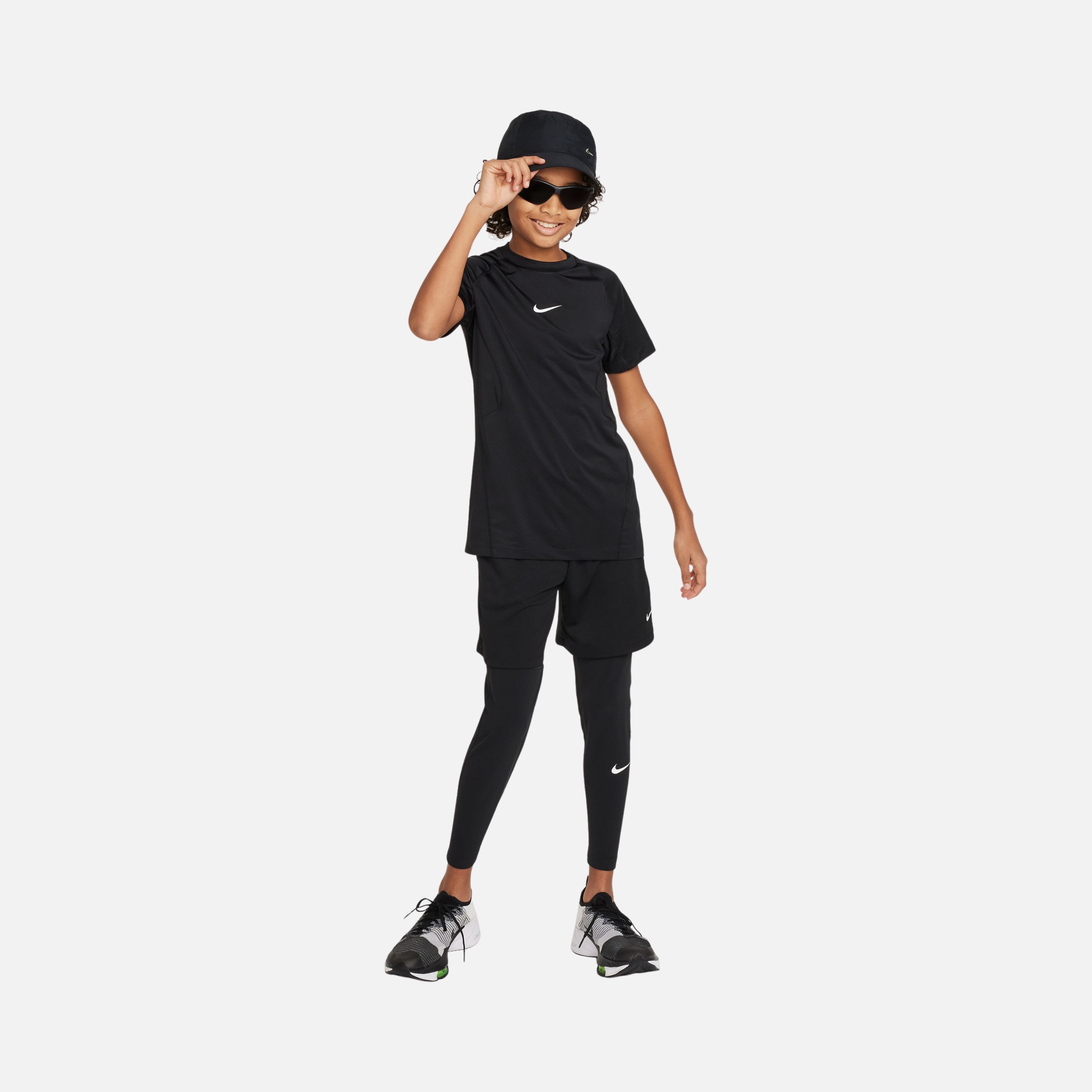 Nike Pro Dri-Fit ''Soft Knit Fabric & Flat Stitch Detail'' Training Short-Sleeve (Boys') Çocuk Tişört