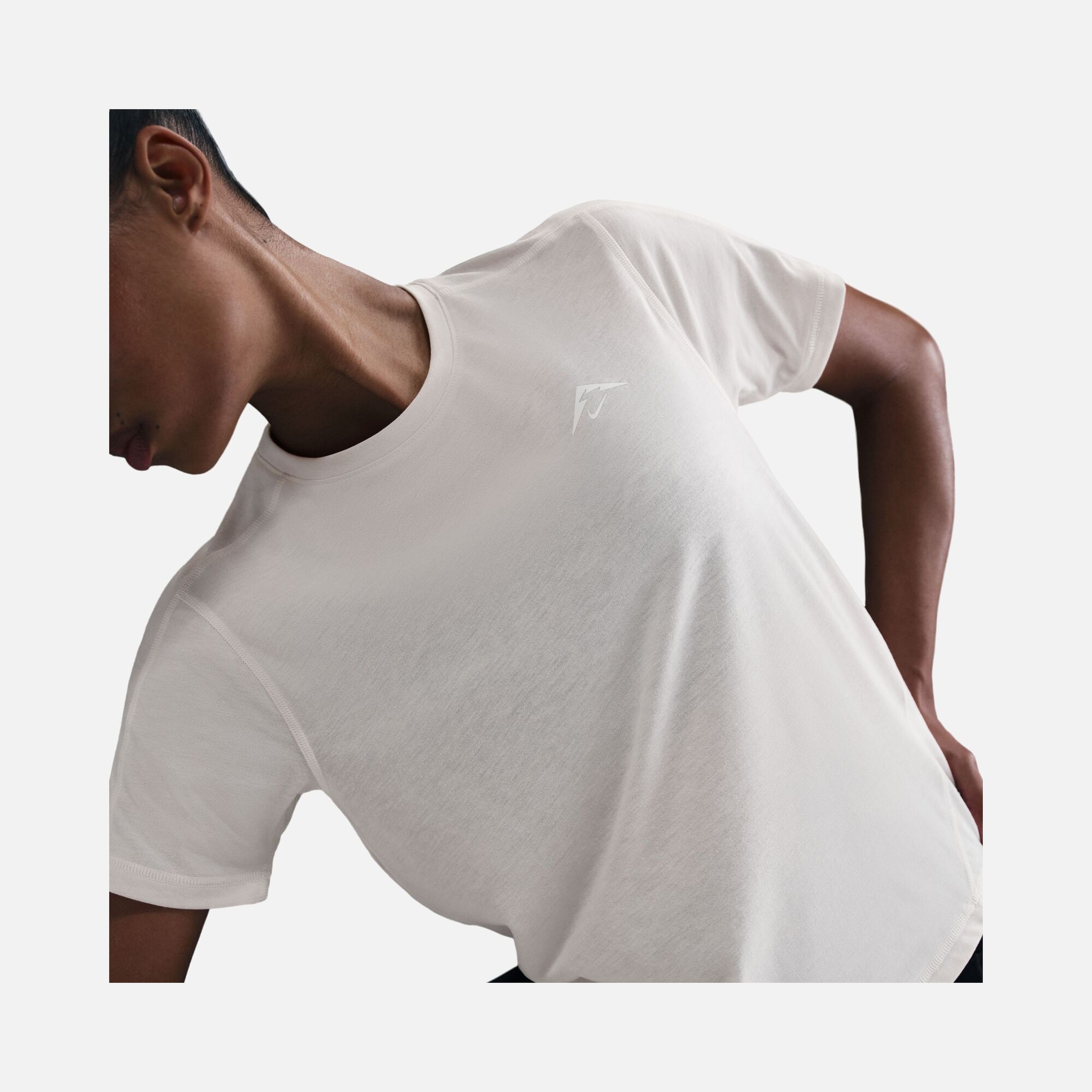 Nike Trail Dri-Fit Soft & Flexible Fabric Running Short-Sleeve Kadın Tişört