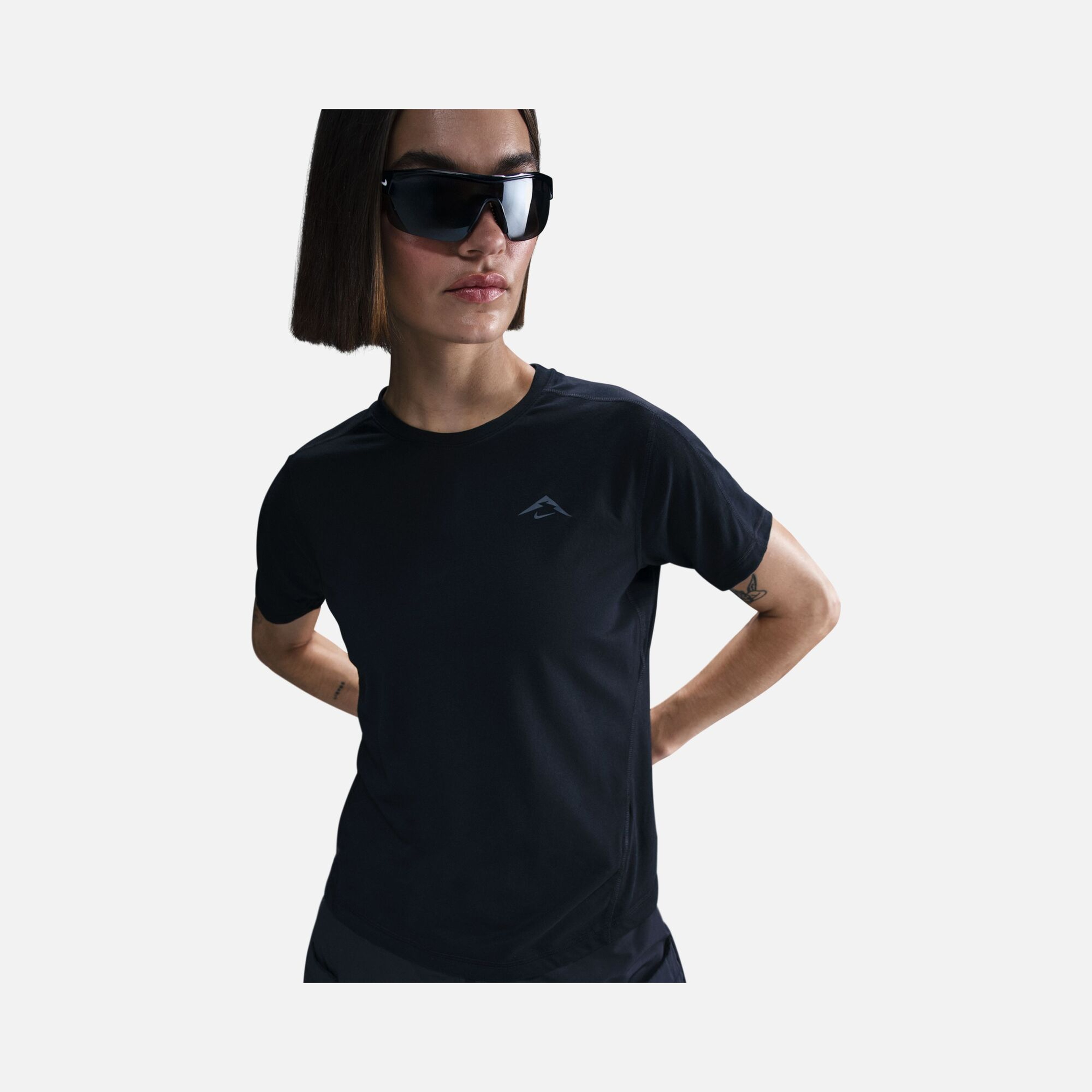 Nike Trail Dri-Fit Soft & Flexible Fabric Running Short-Sleeve Kadın Tişört