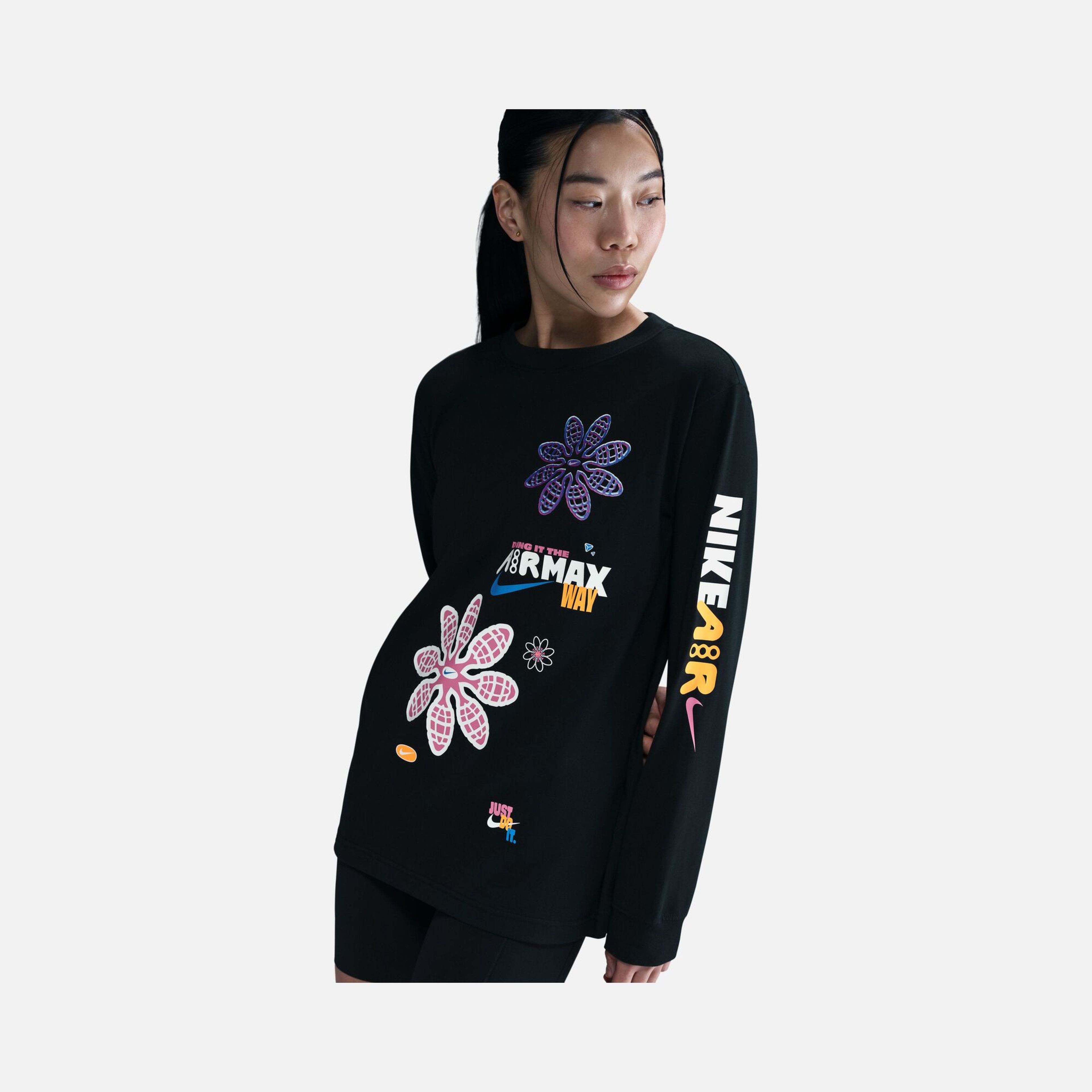 Nike Sportswear Essentials ''Air Max Wav Grahics'' Long-Sleeve Kadın Tişört