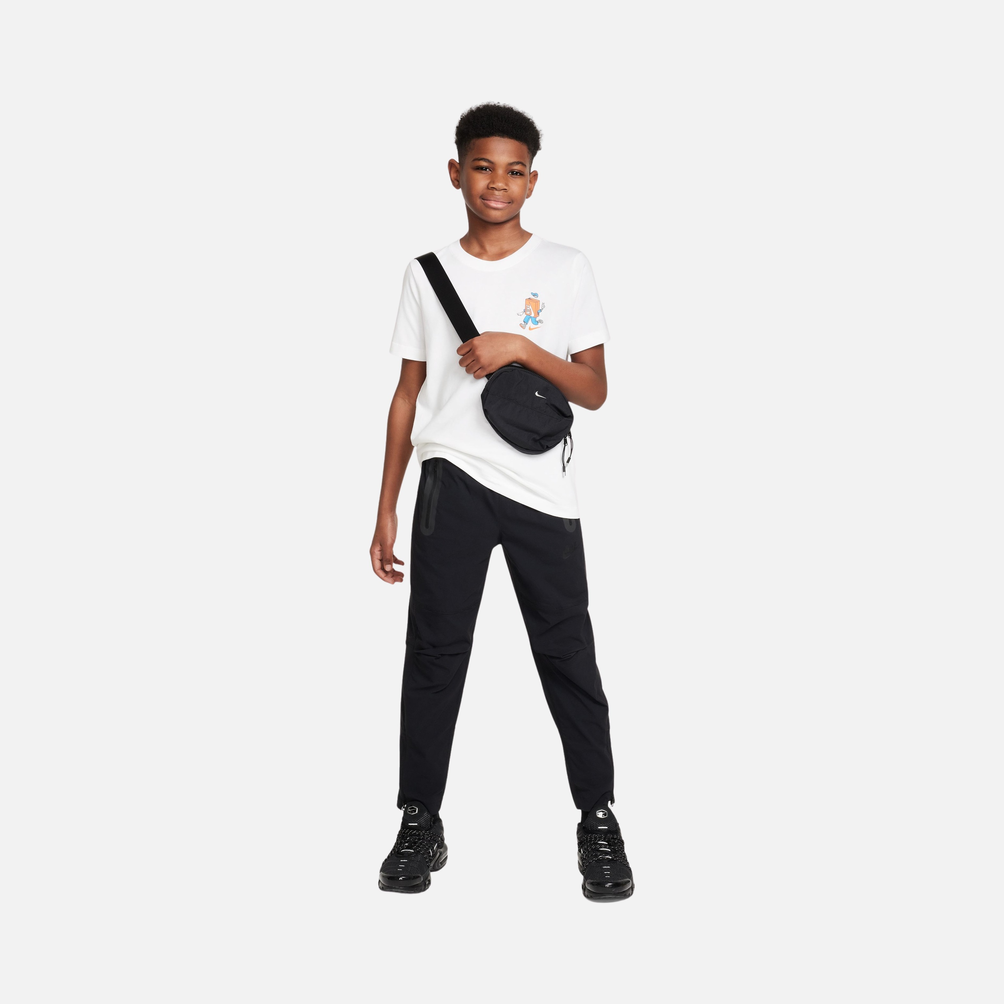 Nike Sportswear Boxy 1 Just Do It Music Graphic Short-Sleeve (Boys') Çocuk Tişört