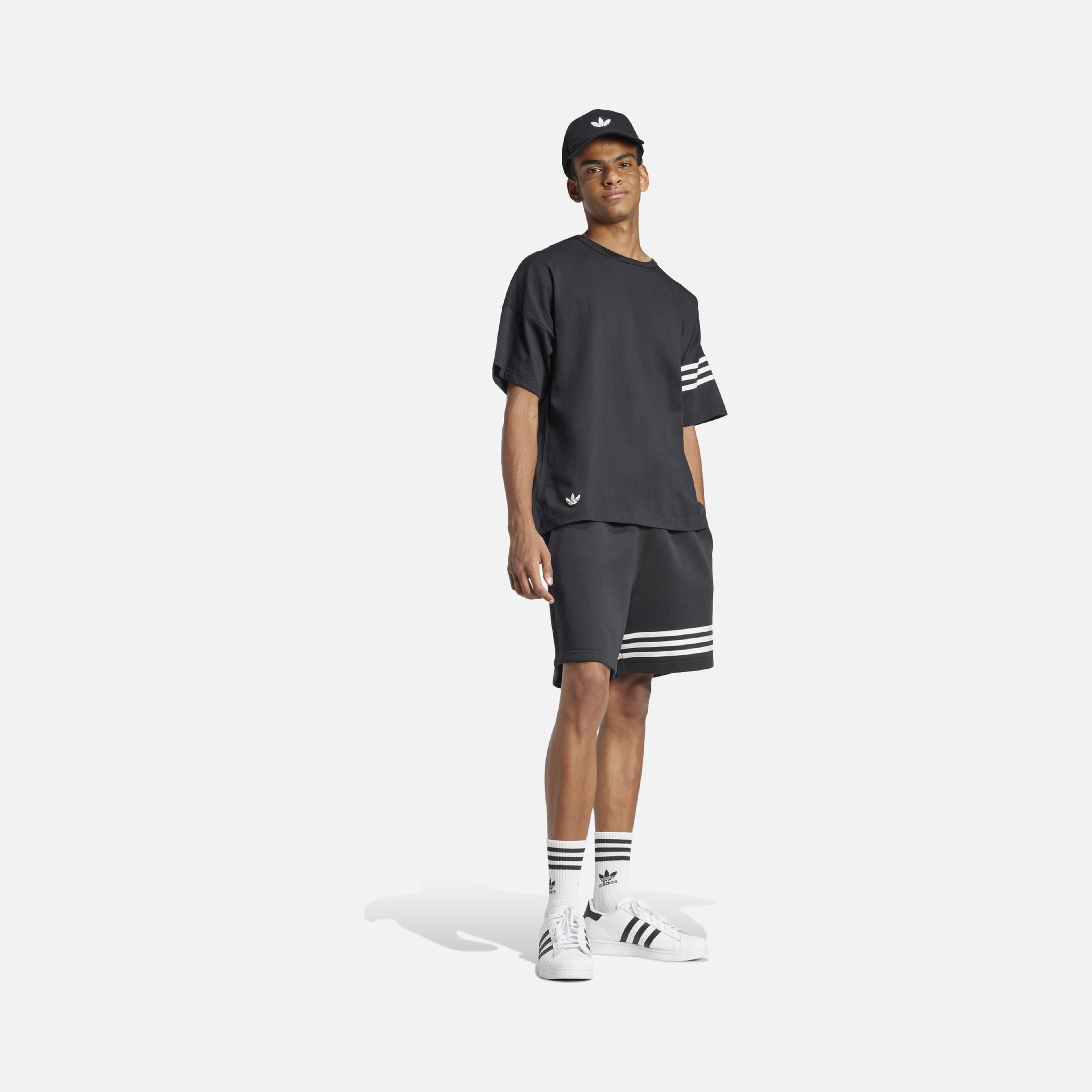 adidas Originals Neuclassics 3-Stripes Loose Fit Short-Sleeve Erkek Tişört