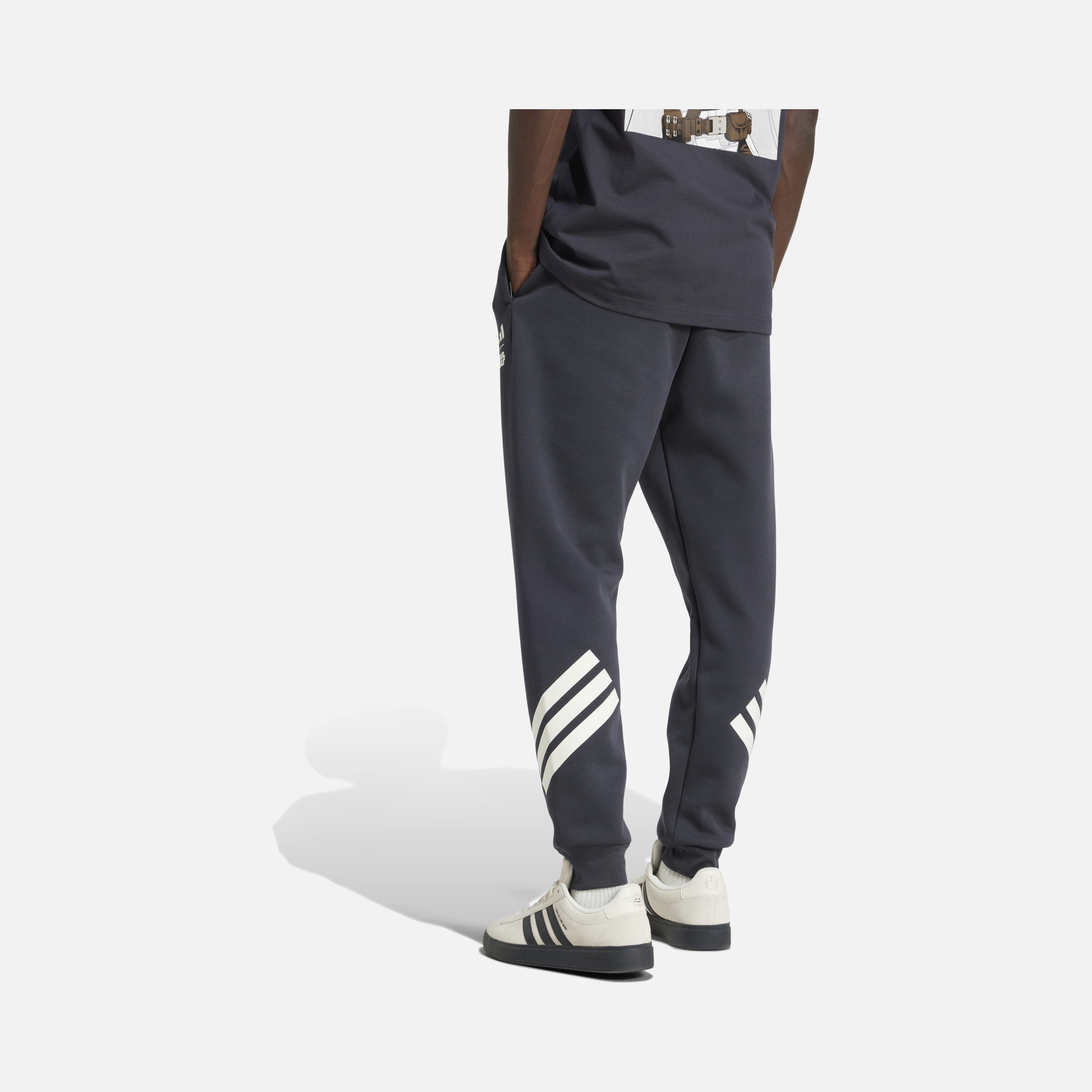 adidas X Star Wars The Mandalorian Graphic Print Regular Fit Gym & Training Erkek Eşofman Altı