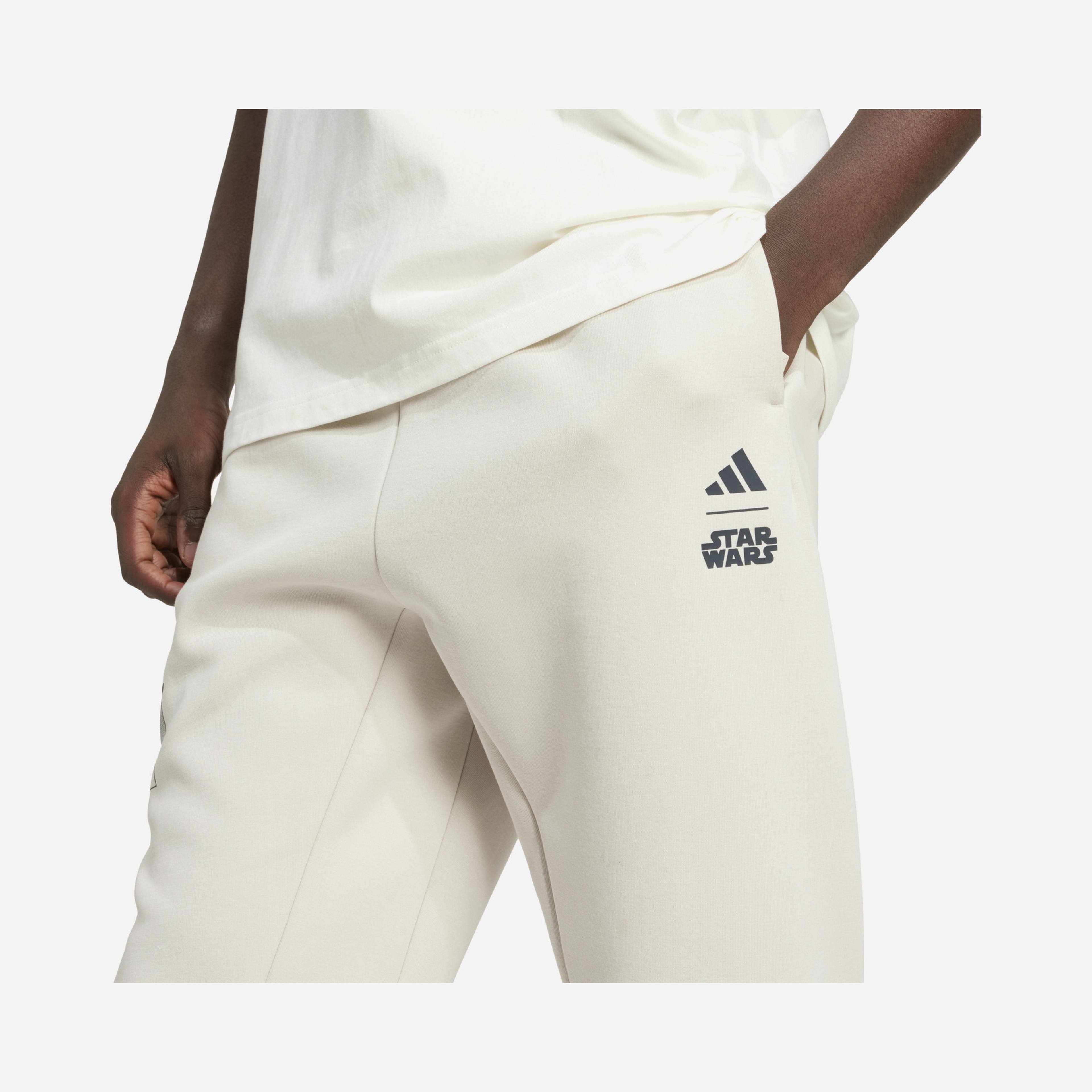 adidas X Star Wars The Mandalorian Graphic Print Regular Fit Gym & Training Erkek Eşofman Altı