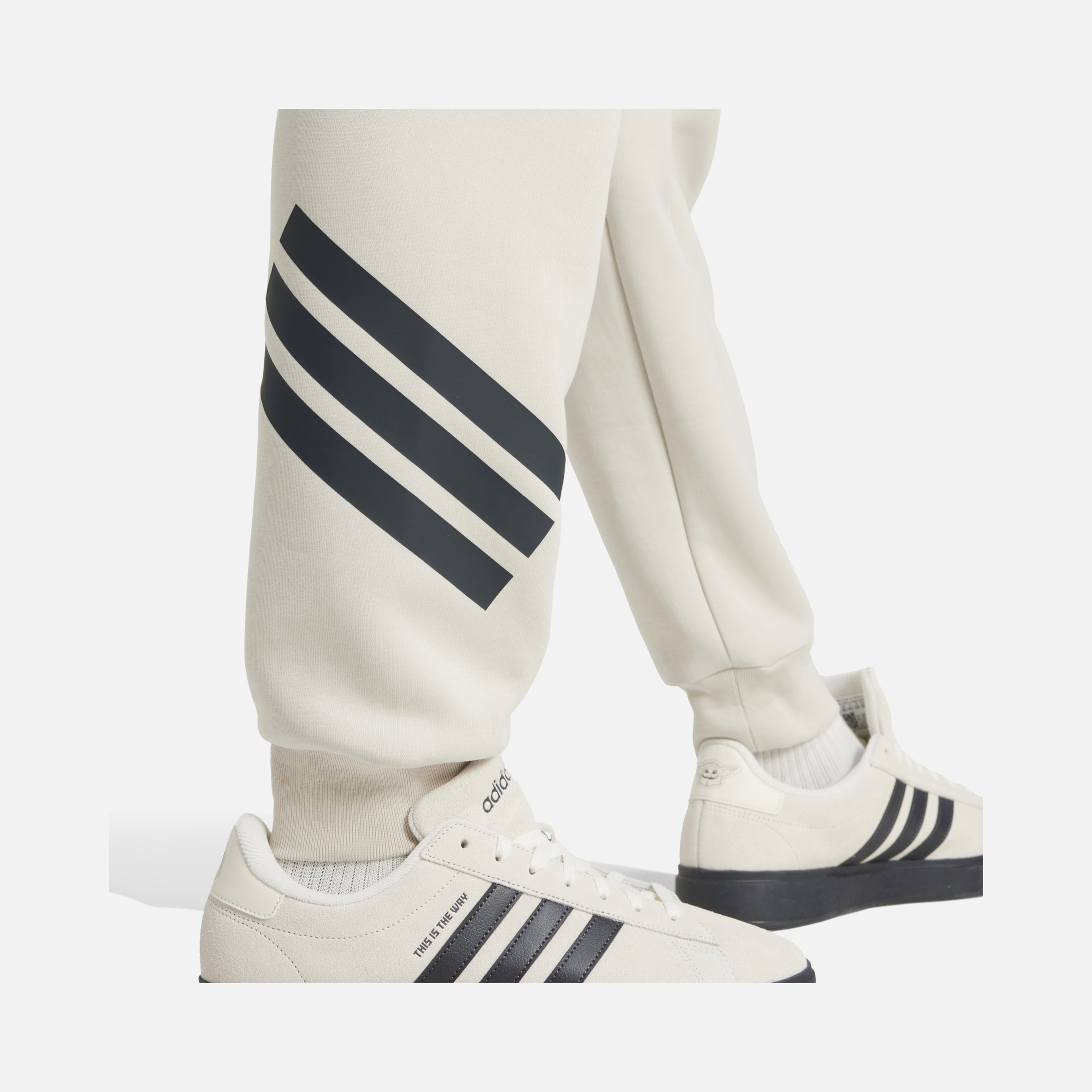 adidas X Star Wars The Mandalorian Graphic Print Regular Fit Gym & Training Erkek Eşofman Altı