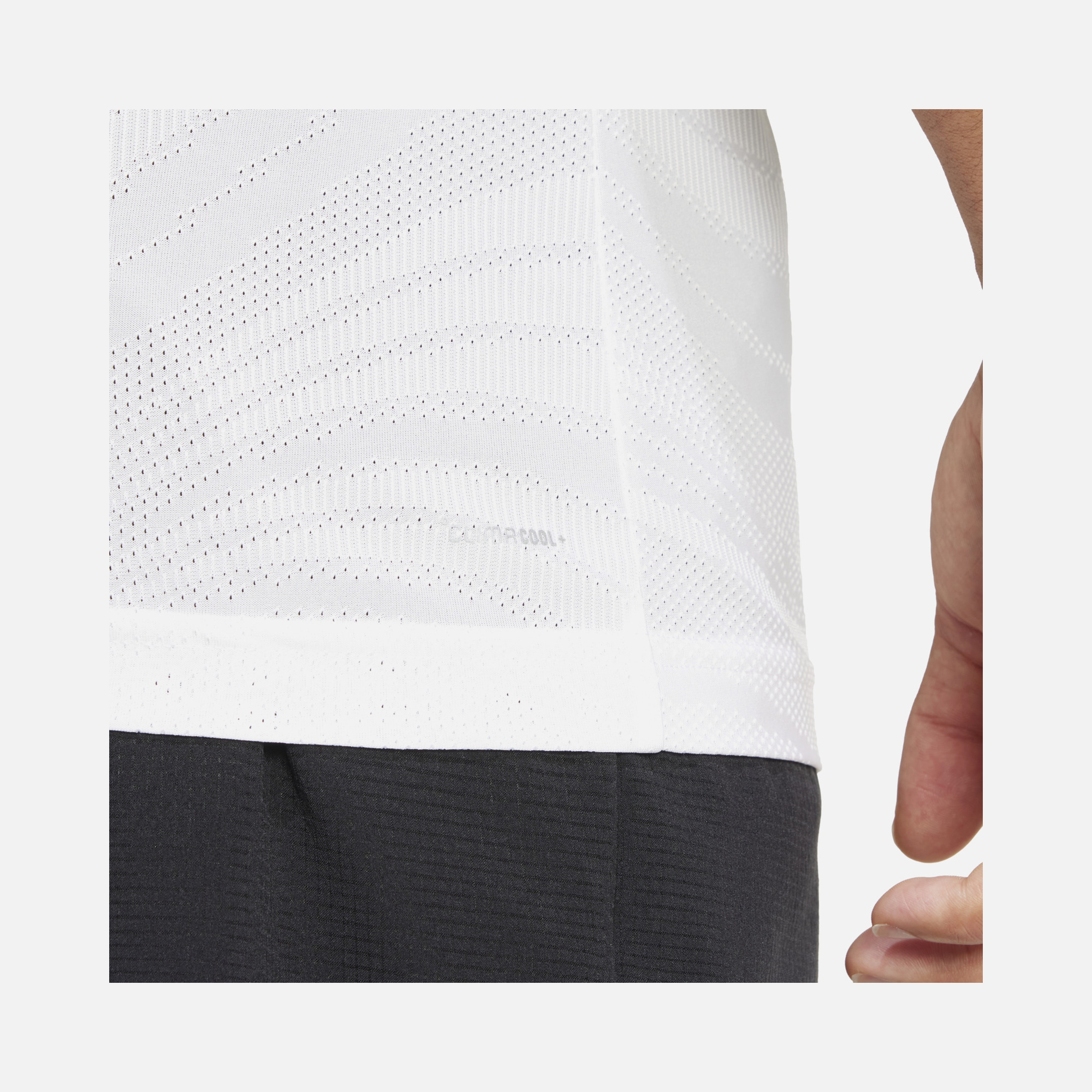 adidas Climacool+ FreeLift Tennis Pro Slim Cut Crew Neck Short-Sleeve Erkek Tişört