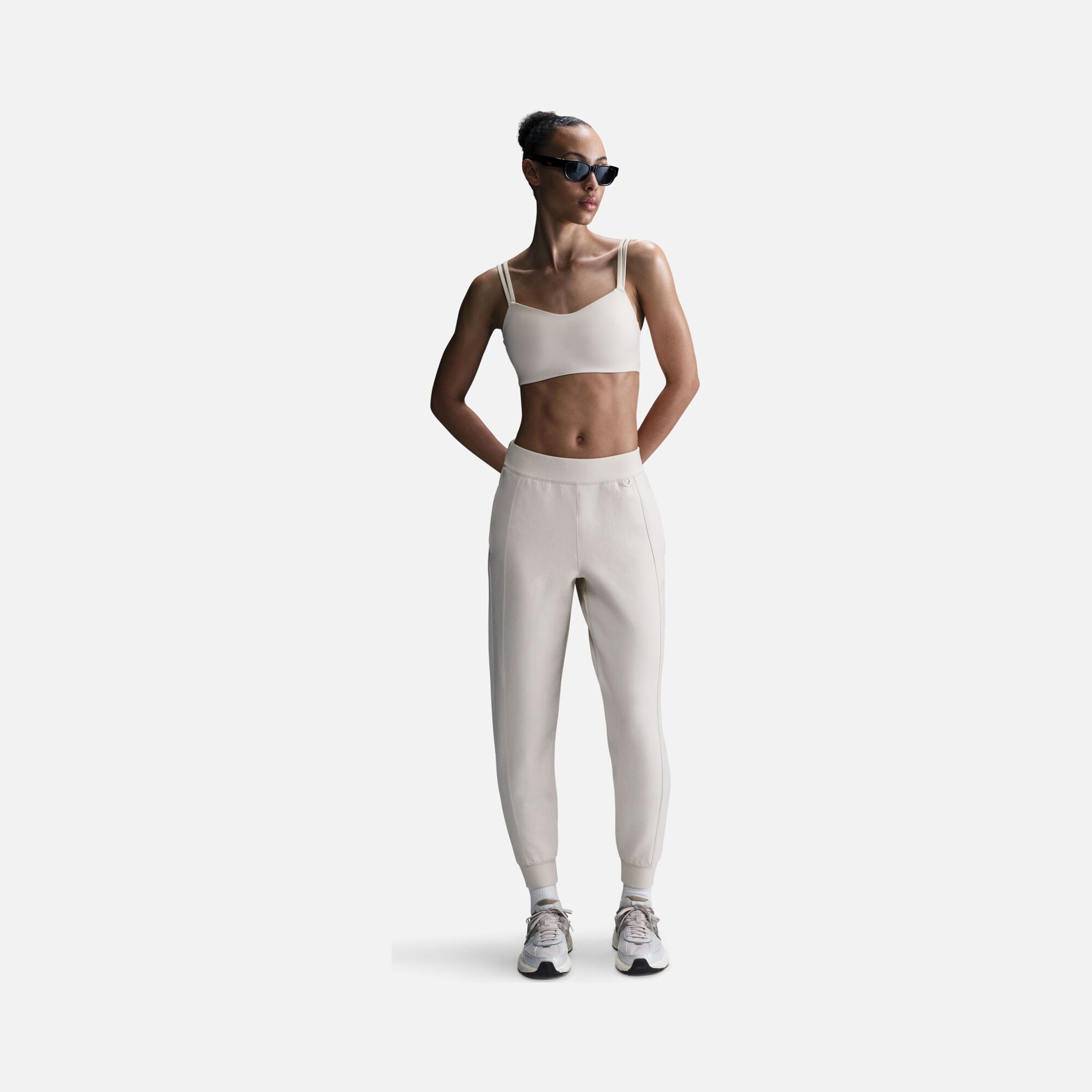 Nike 24.7 Dri-Fit Mid Waist Soft Training Kadın Eşofman Altı