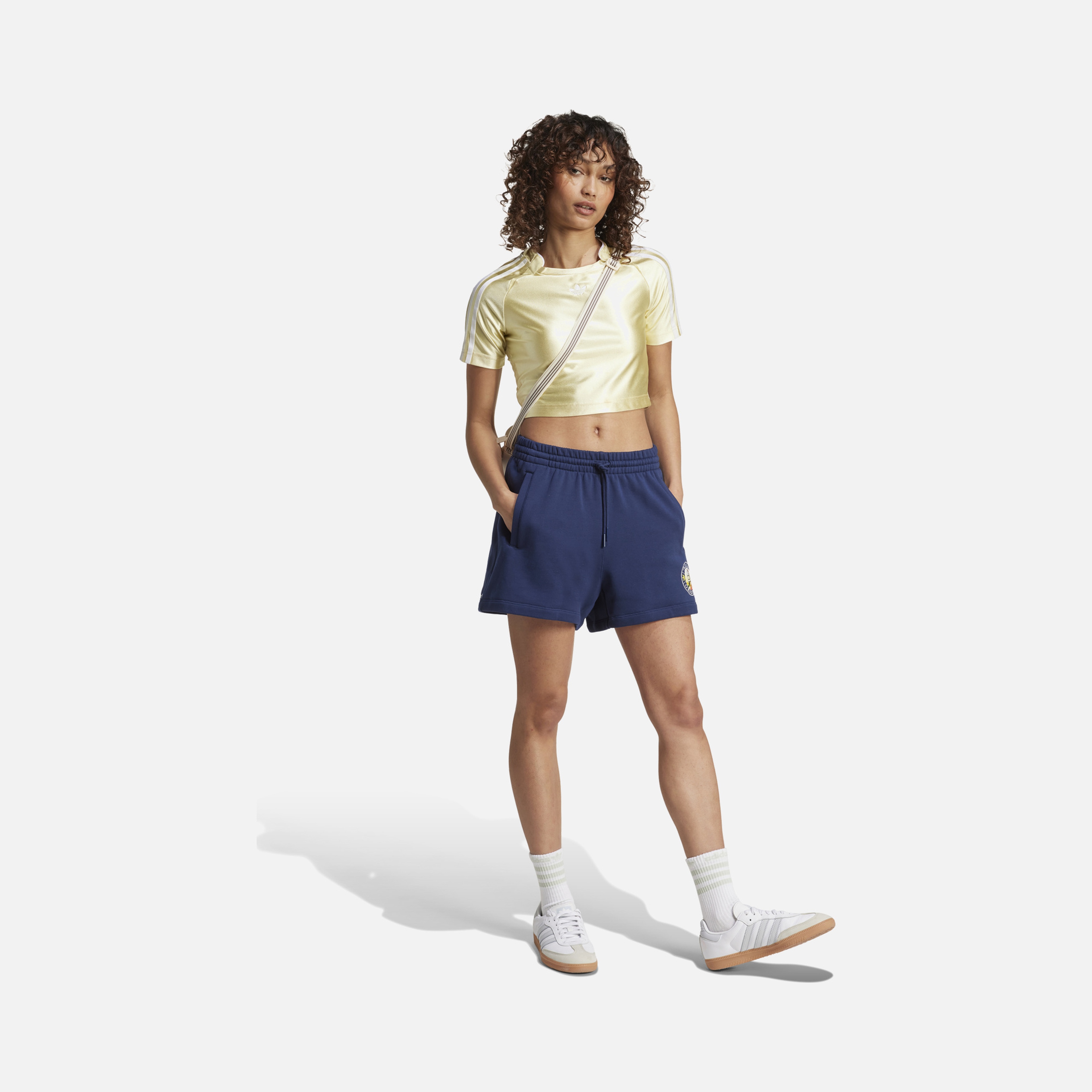 adidas Originals Adicolor Teamgeist Slim-Fit Cropped Short-Sleeve Kadın Tişört