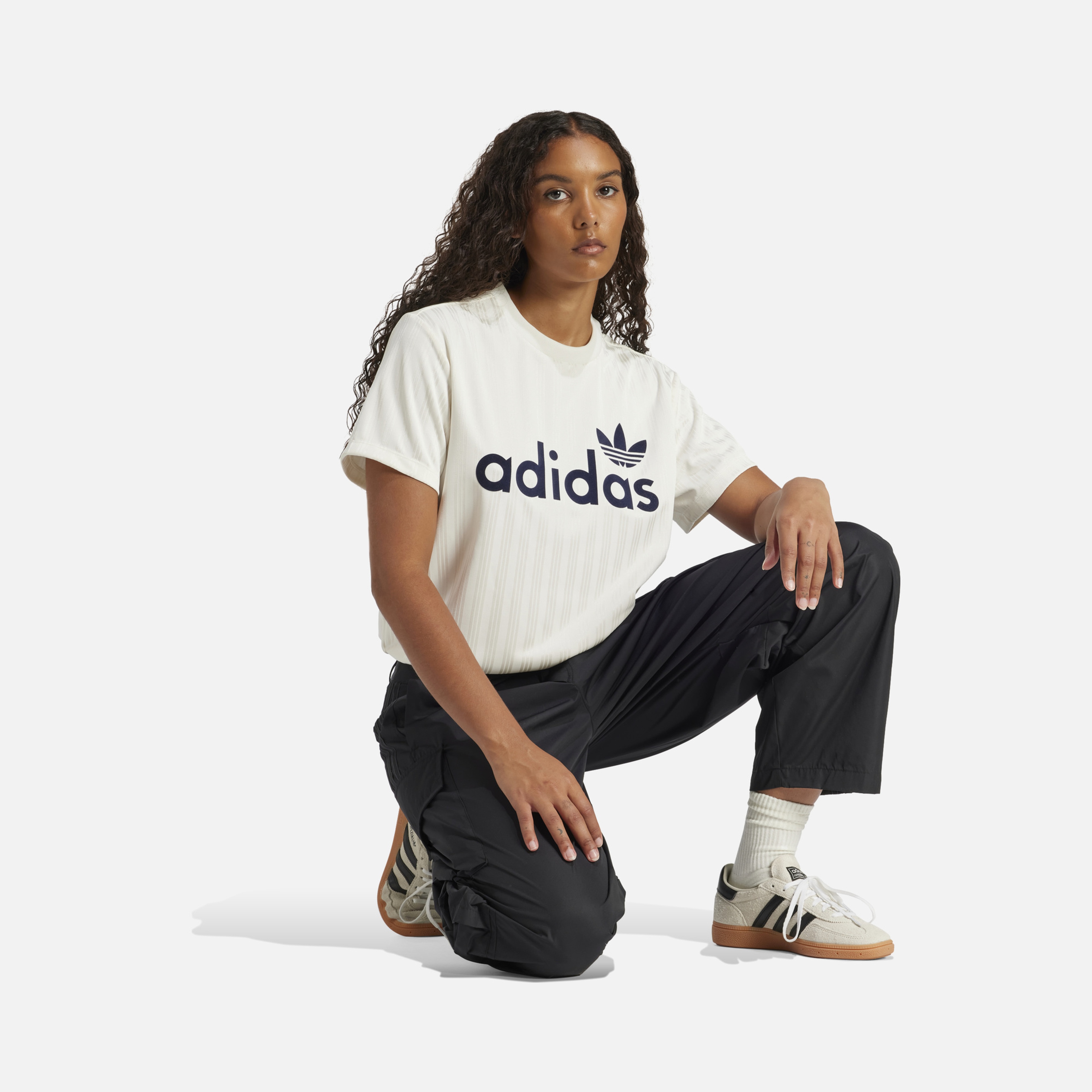 adidas Originals Linear Graphic Boyfriend Short-Sleeve Kadın Tişört