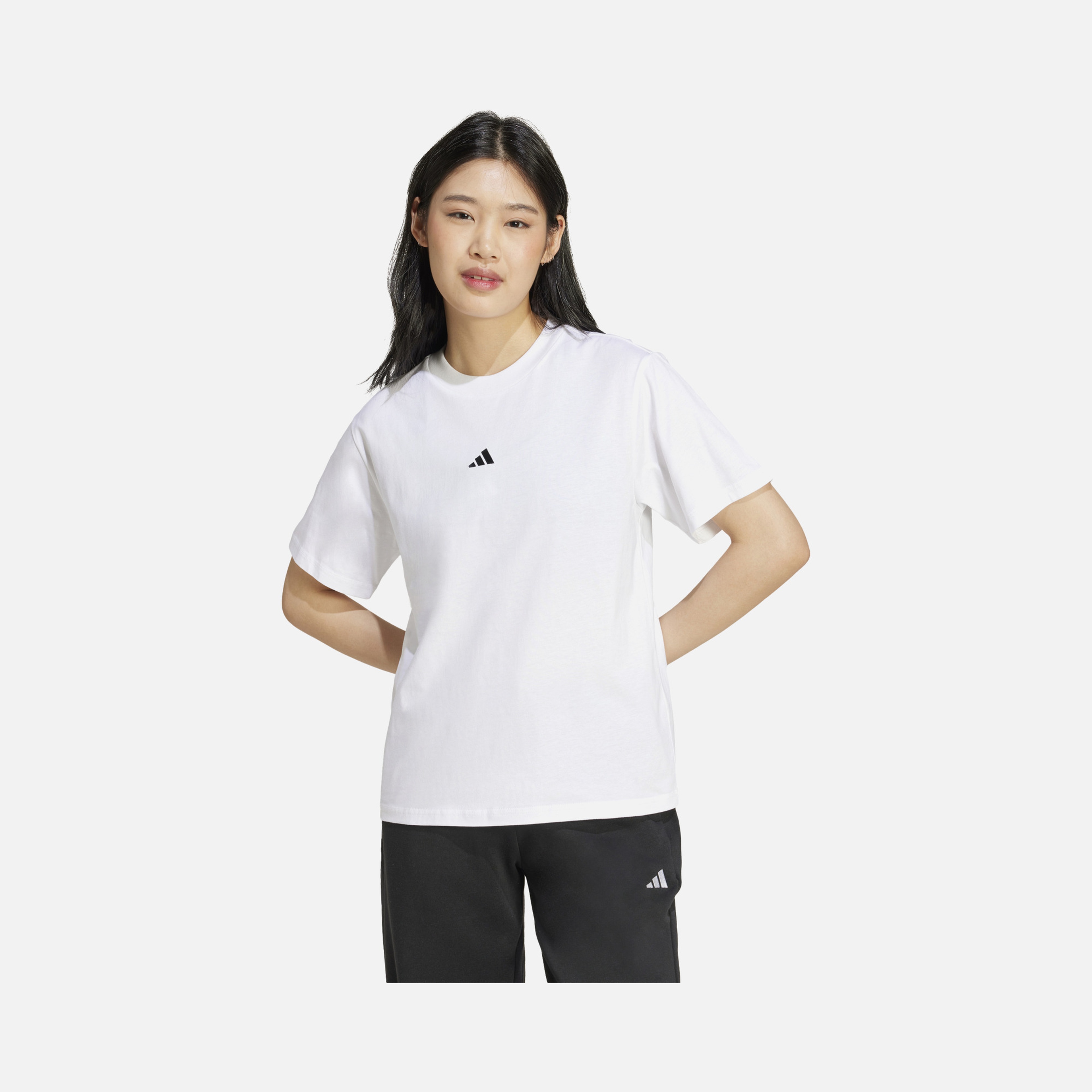 adidas Sportswear Essentials Small Logo Cotton Crew Neck Short-Sleeve Kadın Tişört