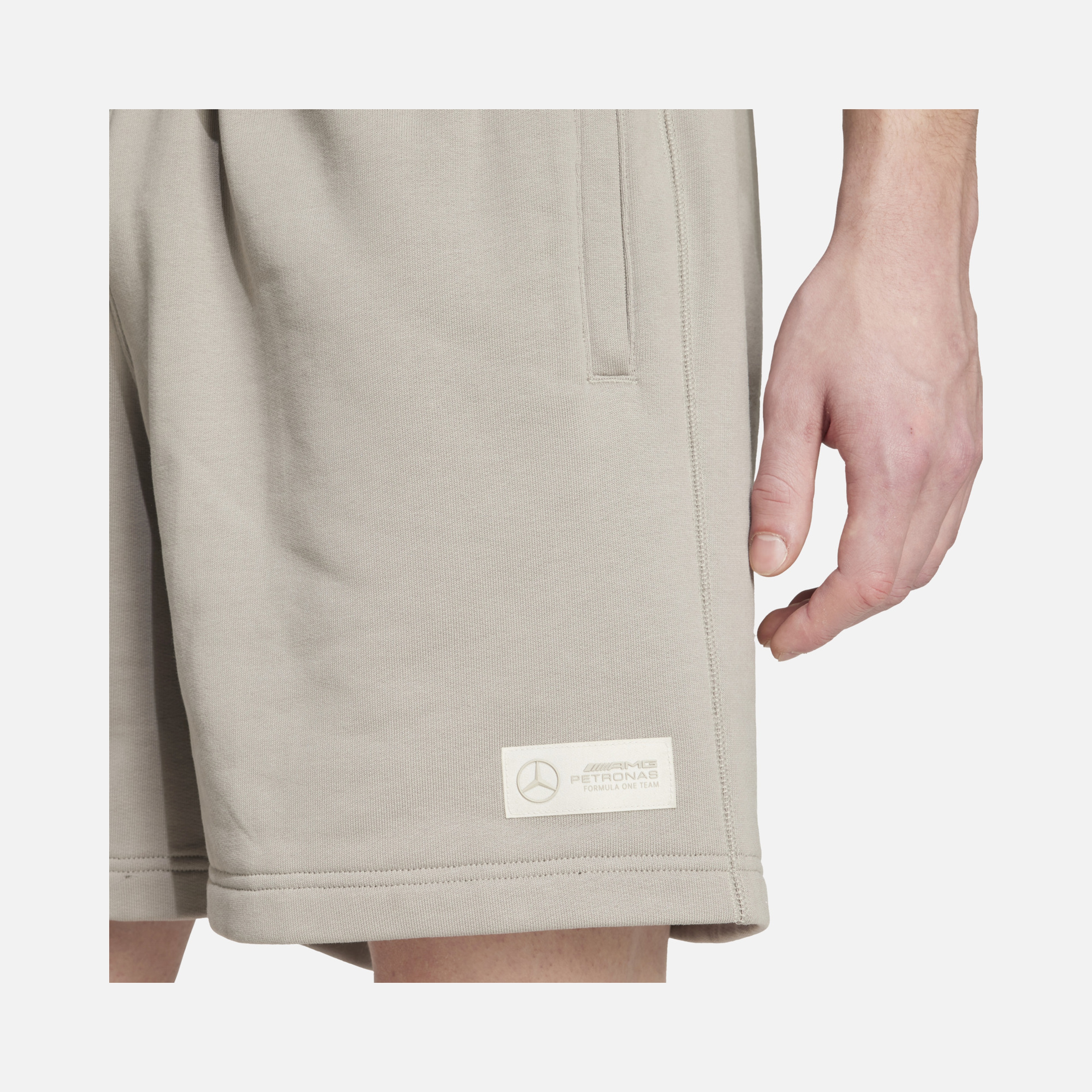 adidas Mercedes-AMG Petronas F1 Team Graphic French Terry Fabric Loose Fit Racing Fans Erkek Şort