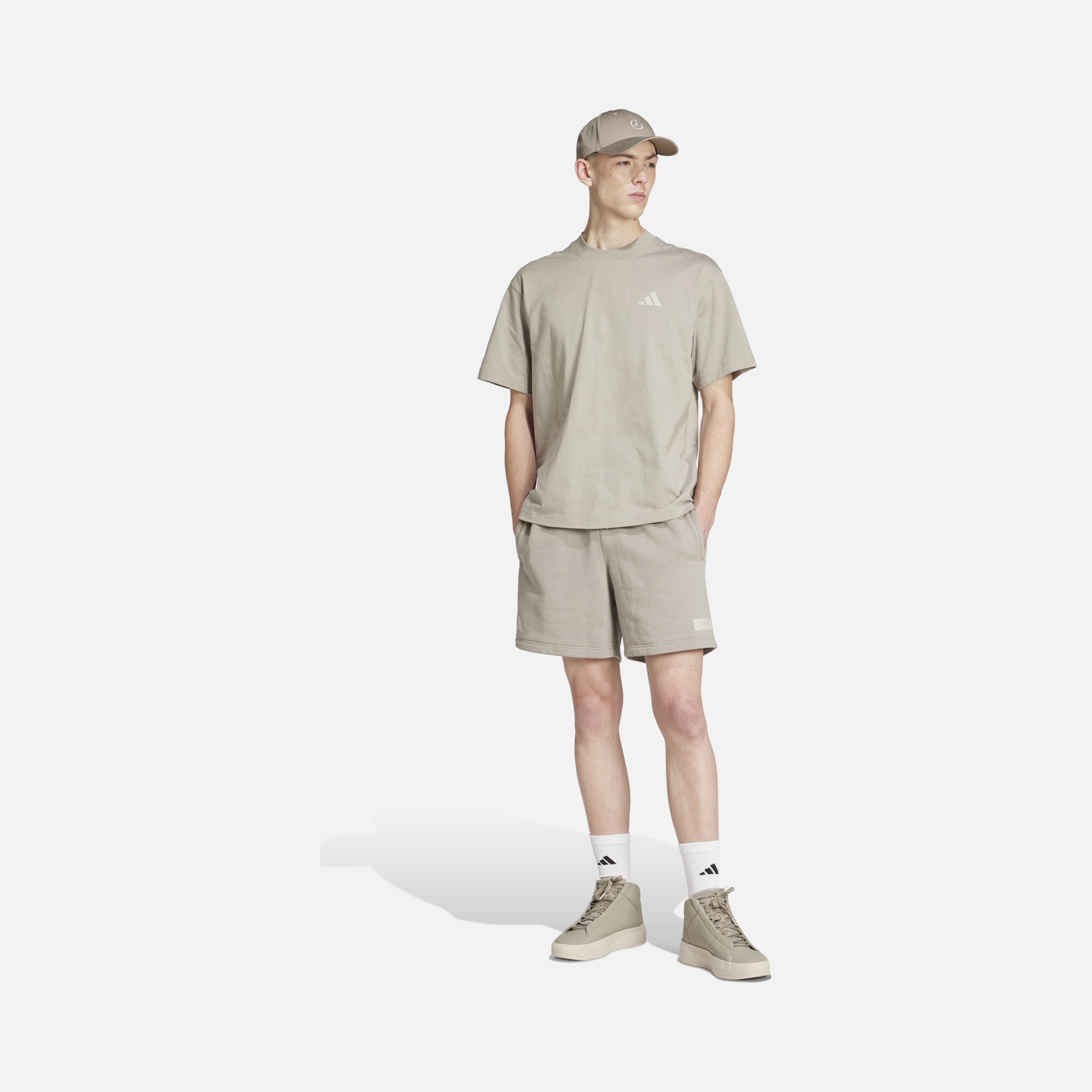 adidas Mercedes-AMG Petronas F1 Team Graphic French Terry Fabric Loose Fit Racing Fans Erkek Şort