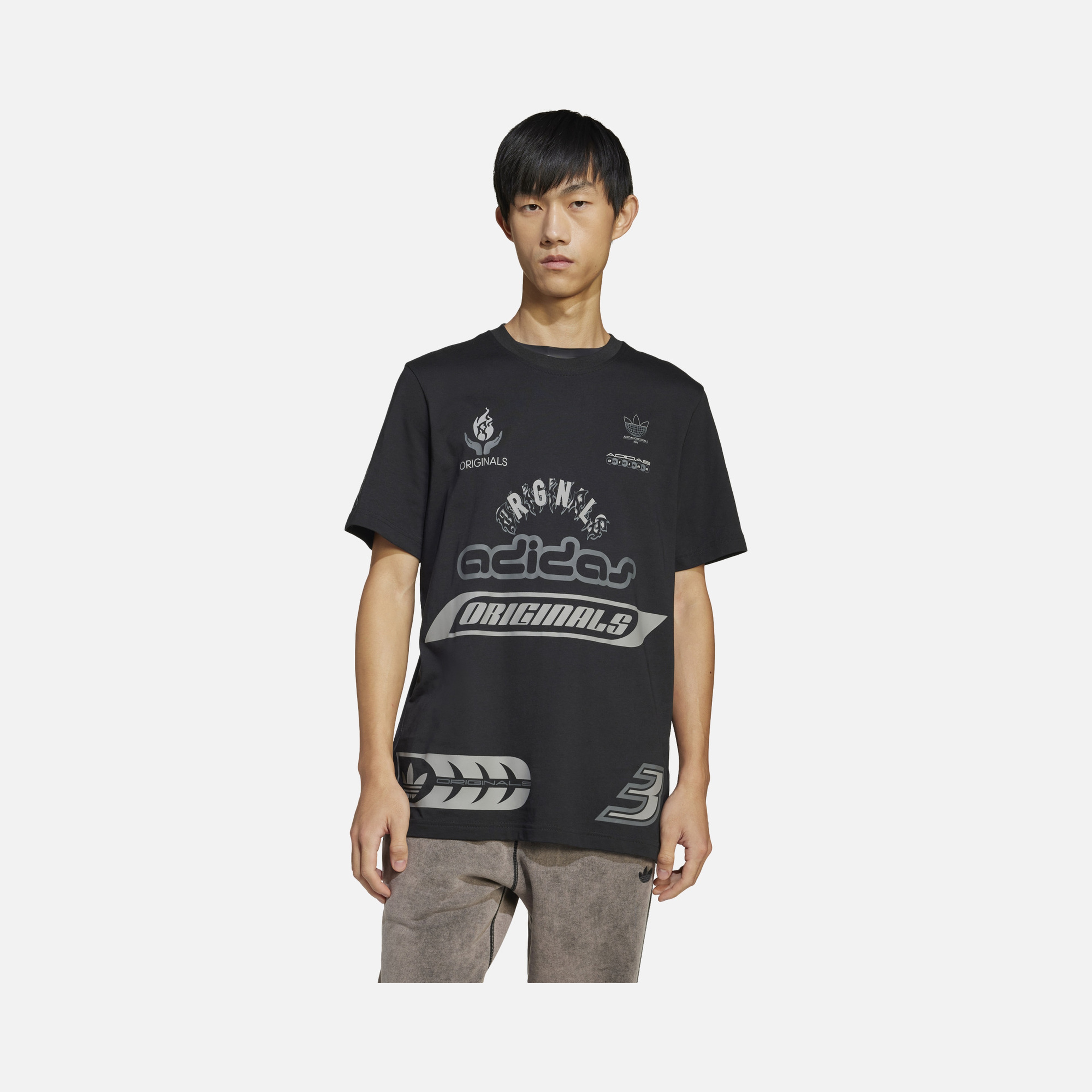 adidas Originals Q12 Sponsor Logo Graphics Loose and Comfortable Cut Short-Sleeve Erkek Tişört