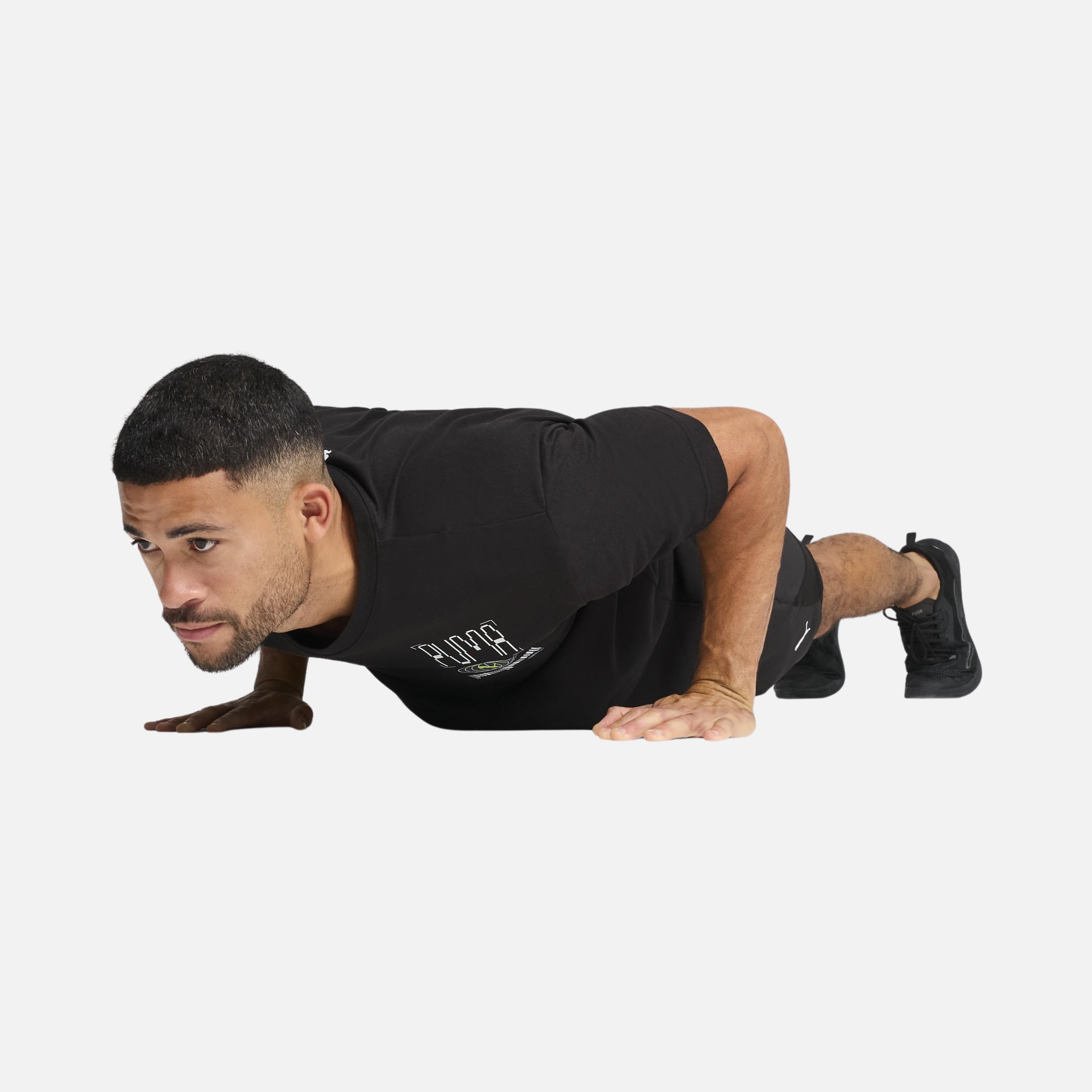 Puma Graphics Train Relaxed Short-Sleeve Erkek Tişört