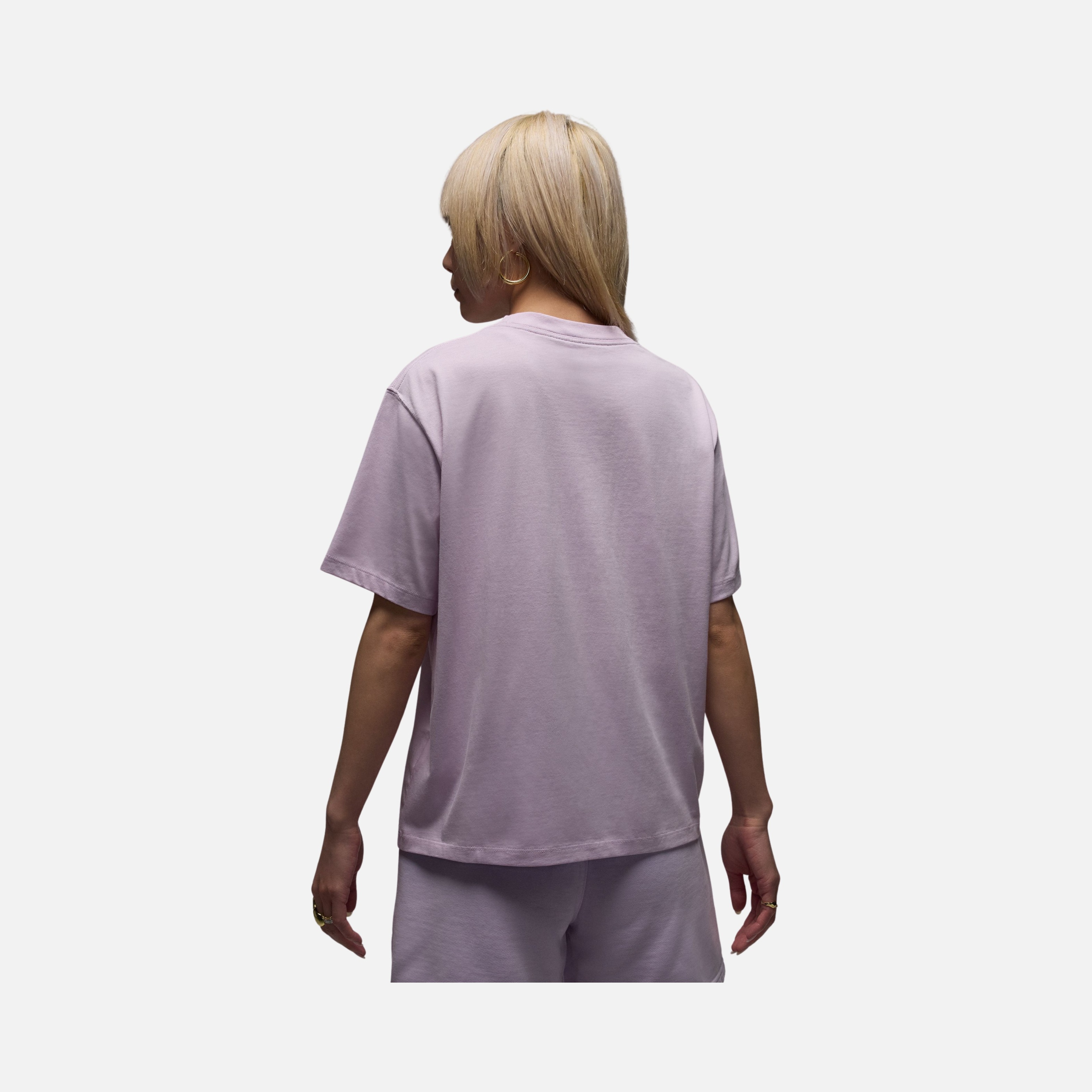 Nike Jordan Essentials Graphic Core 23 Relaxed Fit Short-Sleeve Kadın Tişört