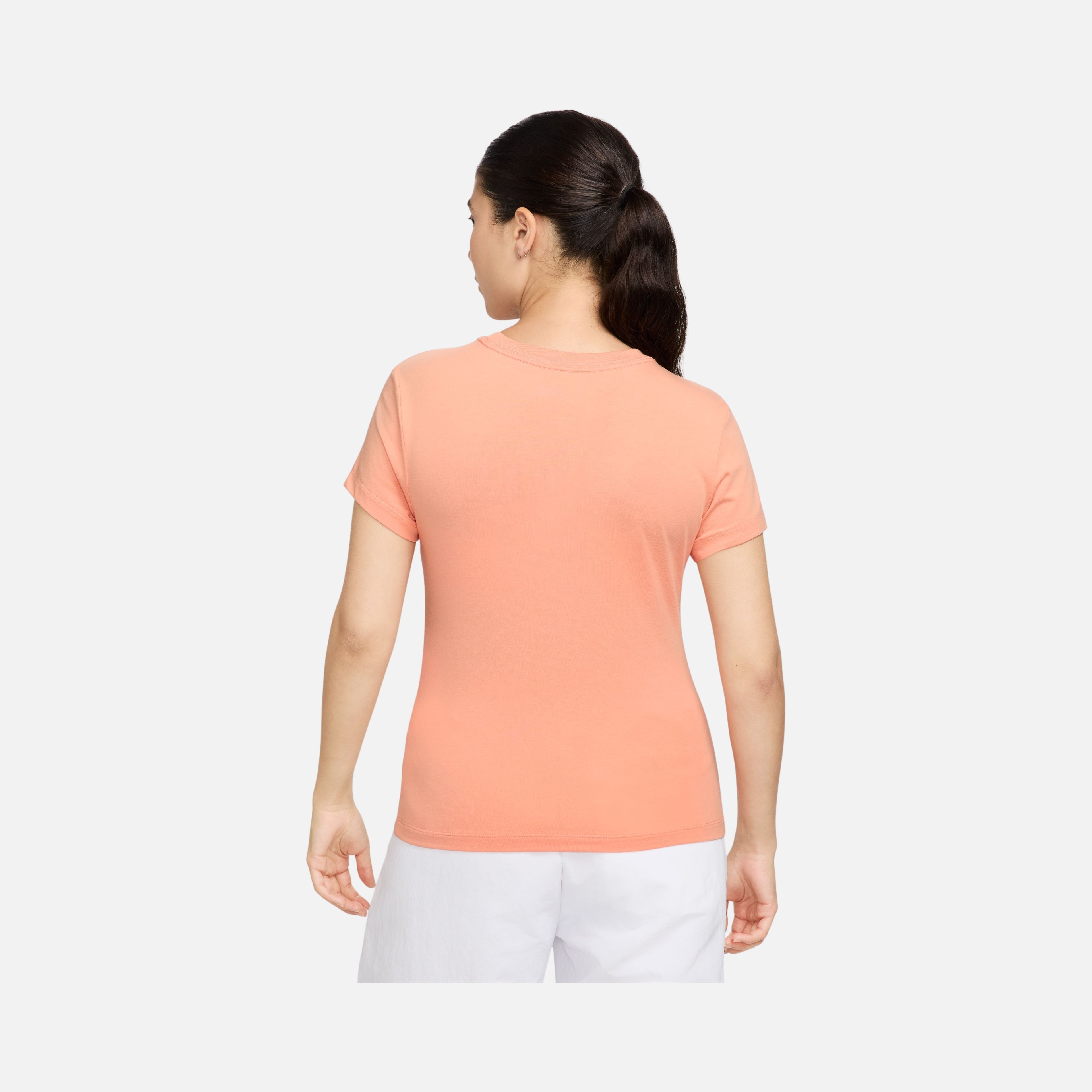 Nike Sportswear Essentials Chill Knit Short-Sleeve Kadın Tişört