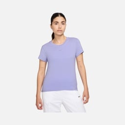 Nike Sportswear Essentials Chill Knit Short-Sleeve Kadın Tişört