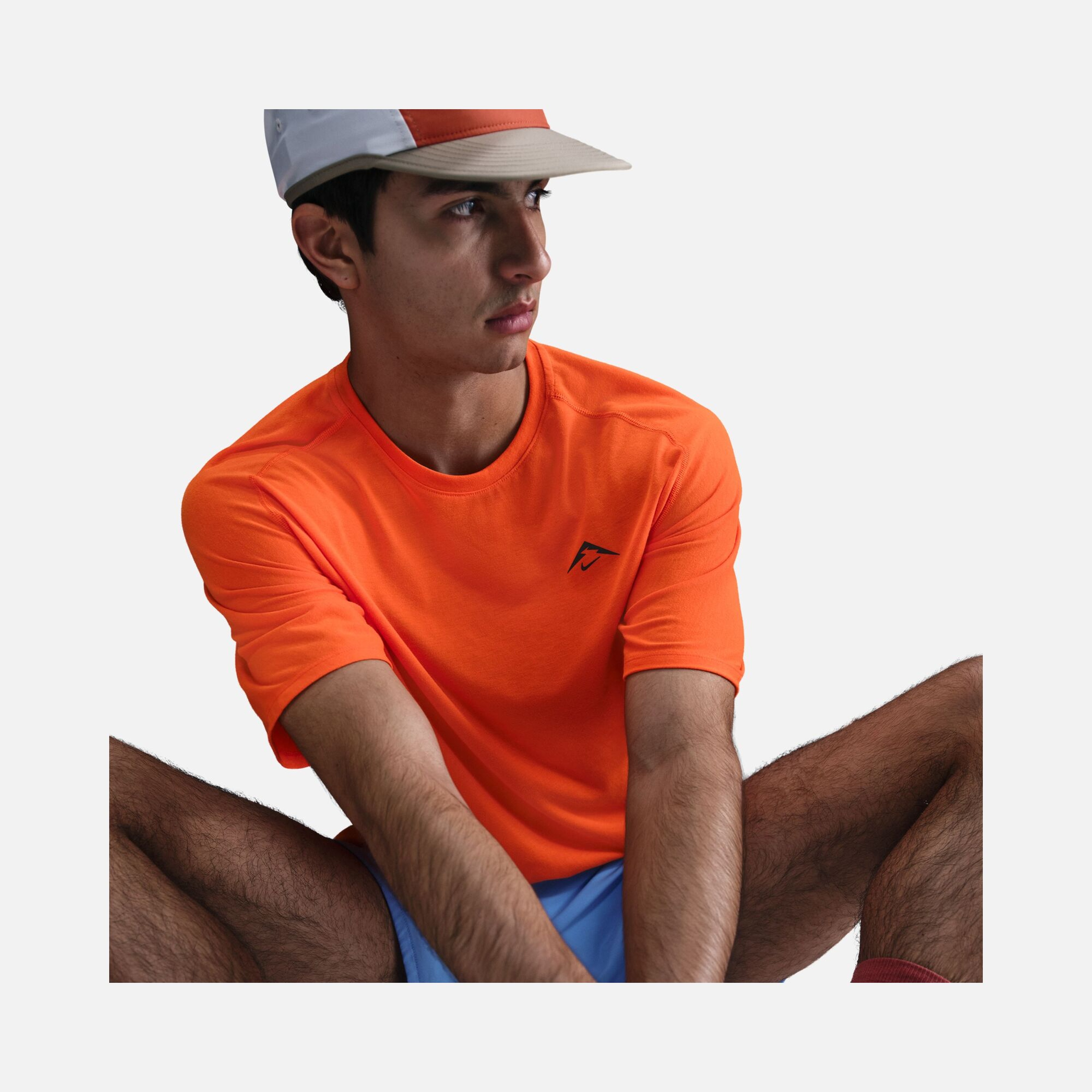 Nike Dri-Fit ADV Solar Chase Trail Running Short-Sleeve Erkek Tişört