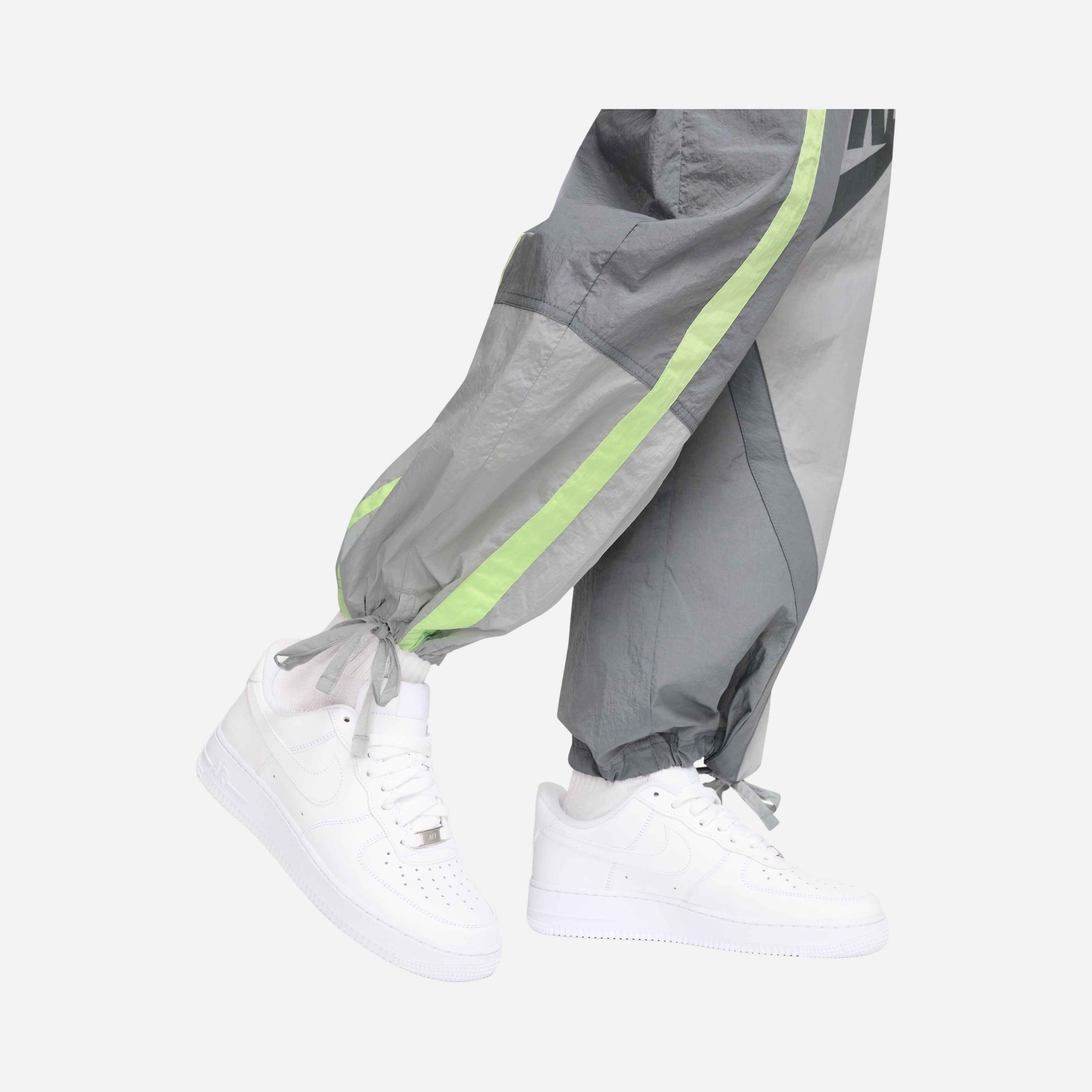 Nike Sportswear Street Woven Open-Hem Kadın Eşofman Altı