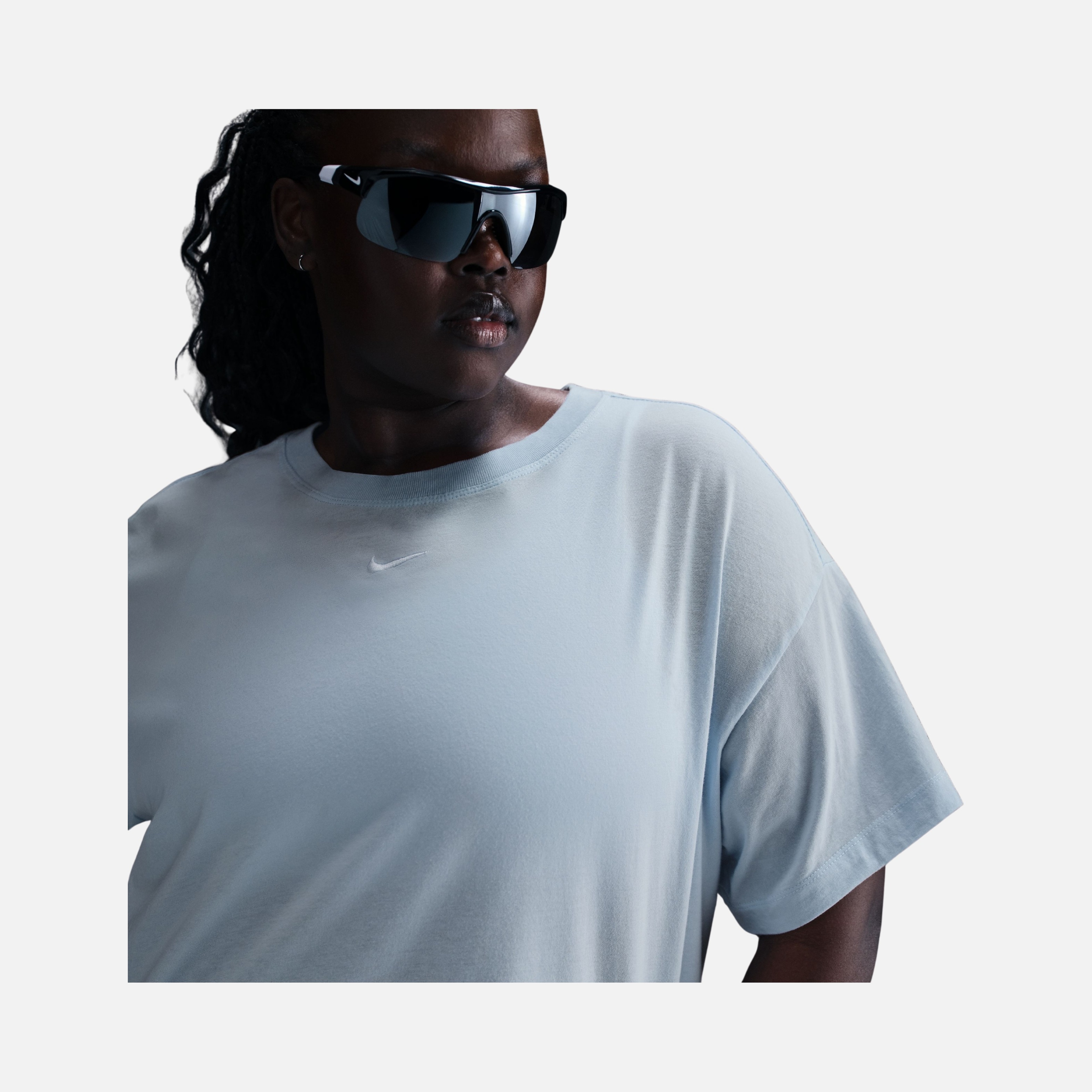 Nike Sportswear Essential Relaxed Fit Short-Sleeve (Plus Size) Kadın Tişört