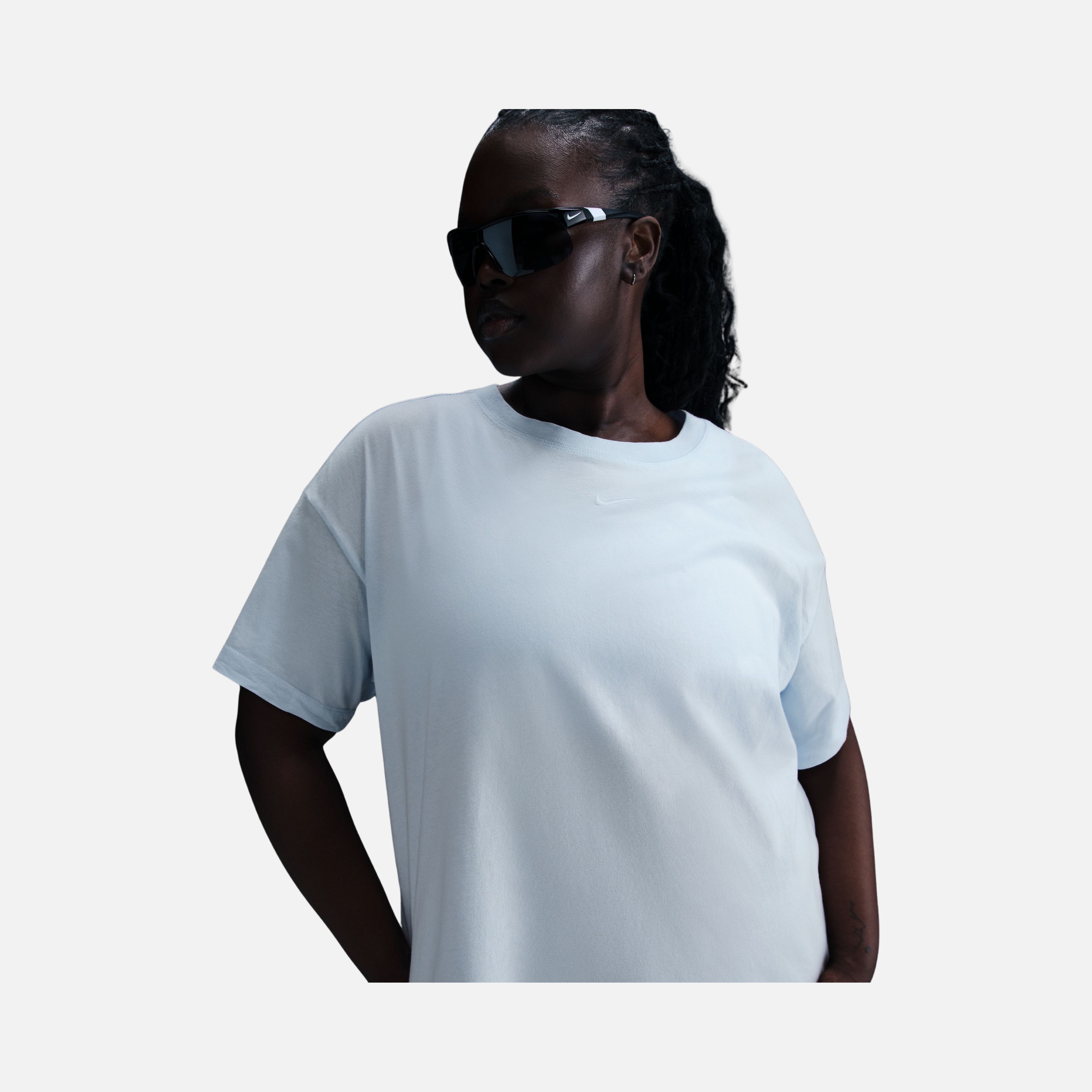 Nike Sportswear Essential Relaxed Fit Short-Sleeve (Plus Size) Kadın Tişört