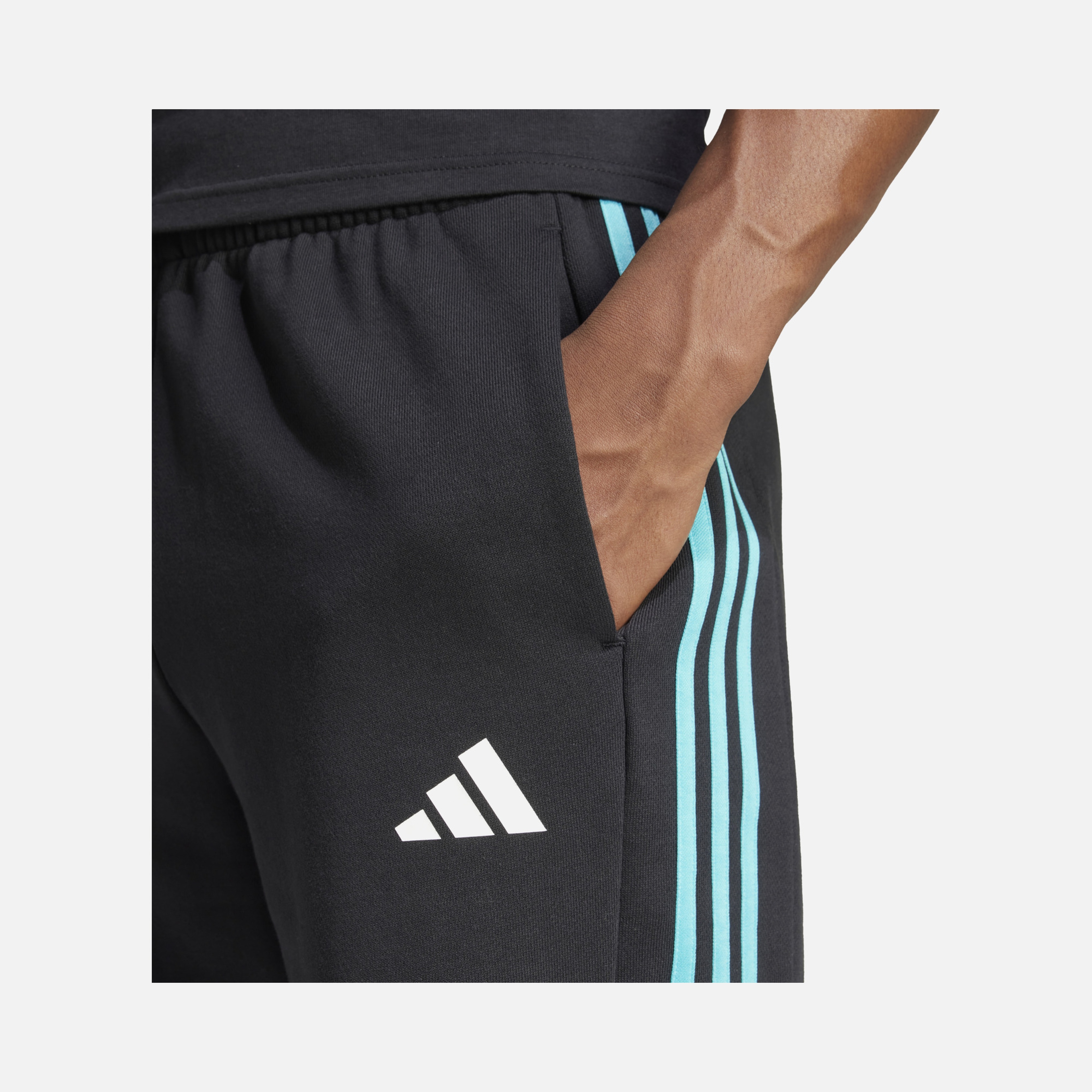 adidas Mercedes-AMG Petronas F1 Team DNA Graphic French Terry Regular-Fit Erkek Şort