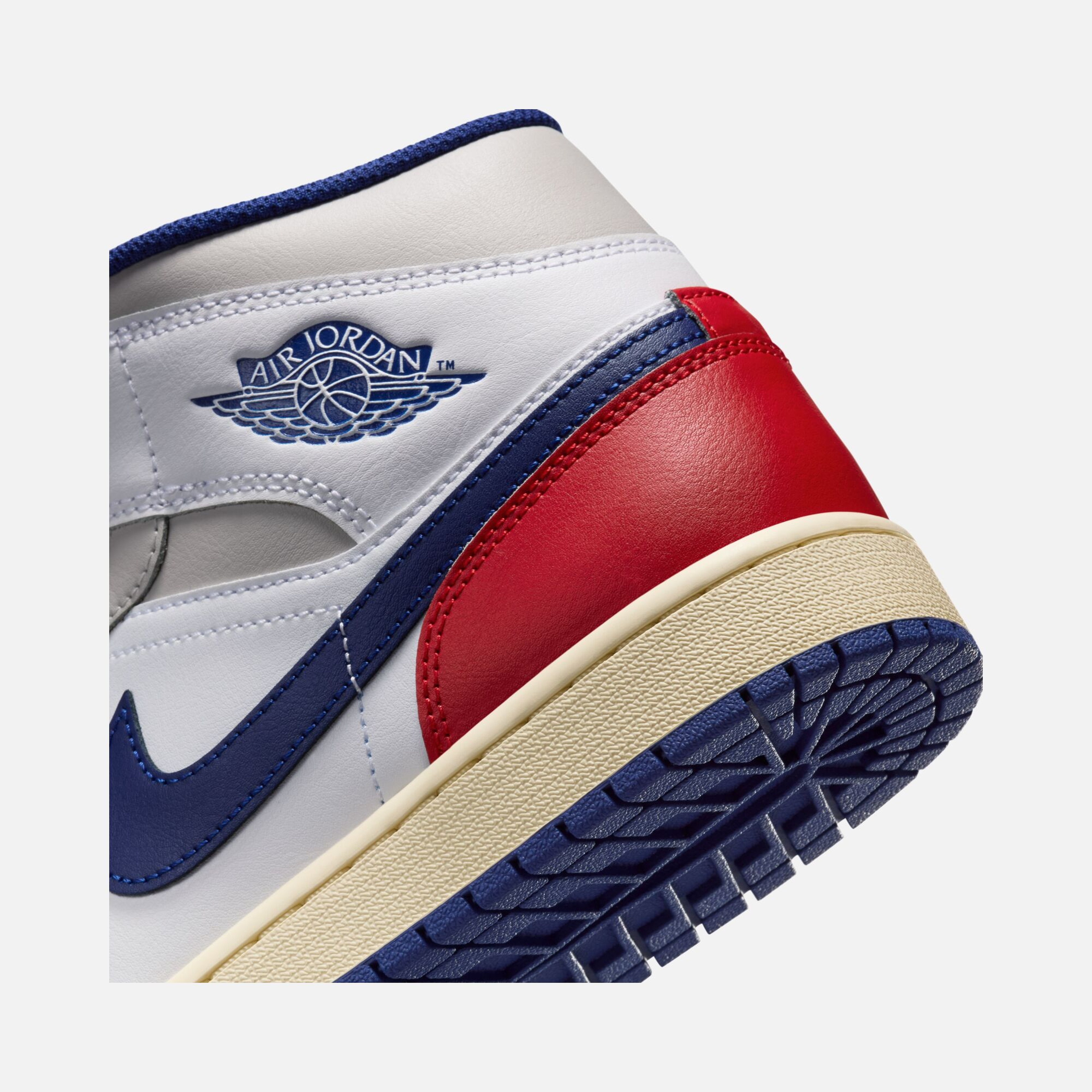 Nike Air Jordan 1 Mid SS25 Erkek Spor Ayakkabı