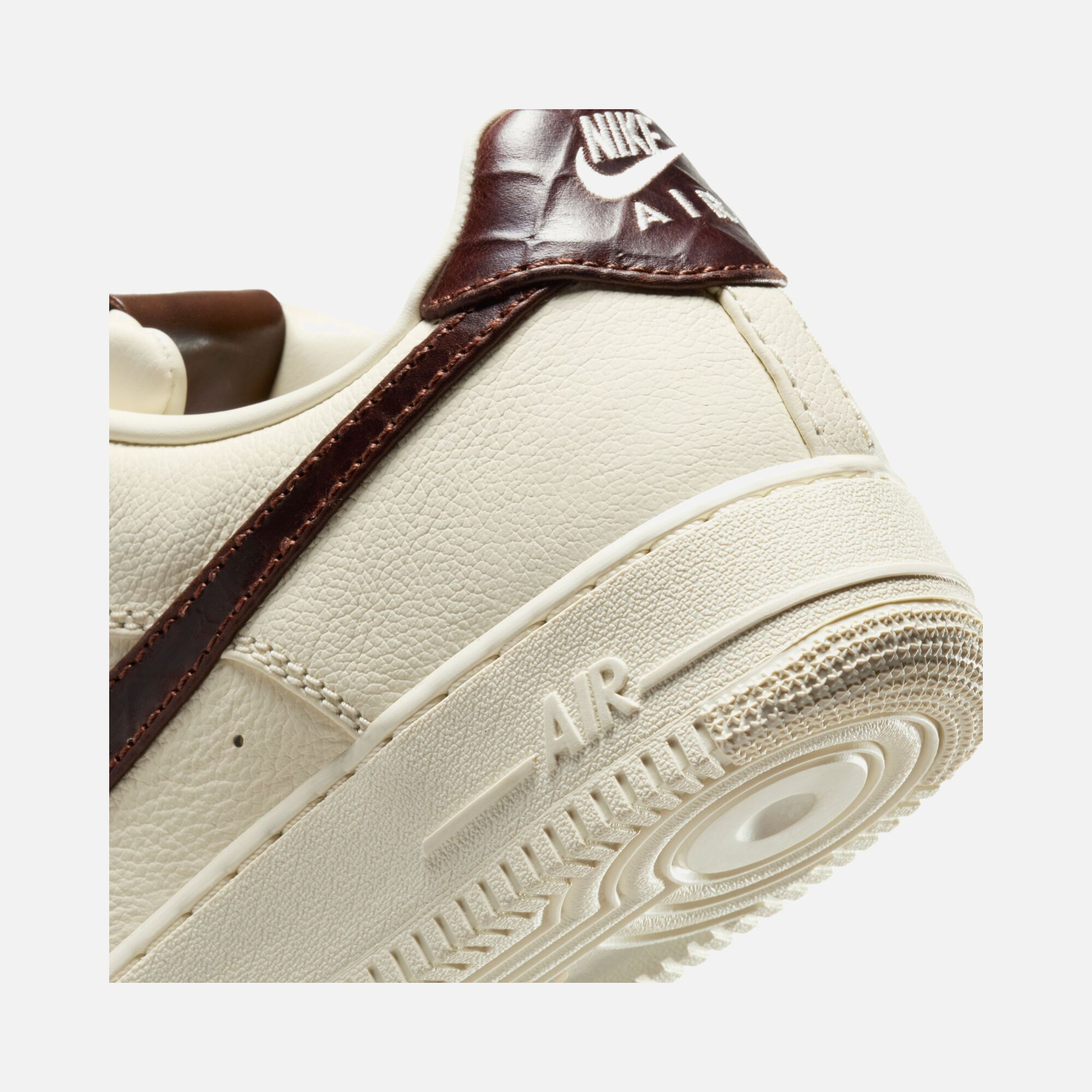 Nike Air Force 1 '07 FW25 Erkek Spor Ayakkabı