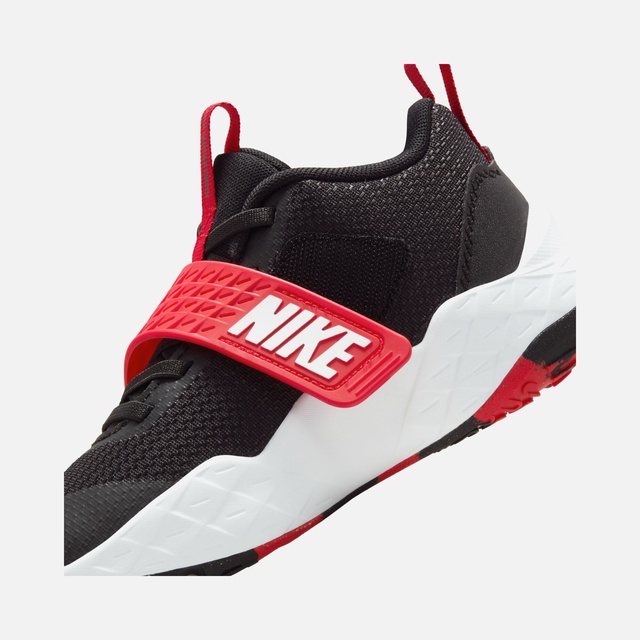 Nike Siyah Nike Team Hustle D 12 Çocuk Spor Ayakkabı