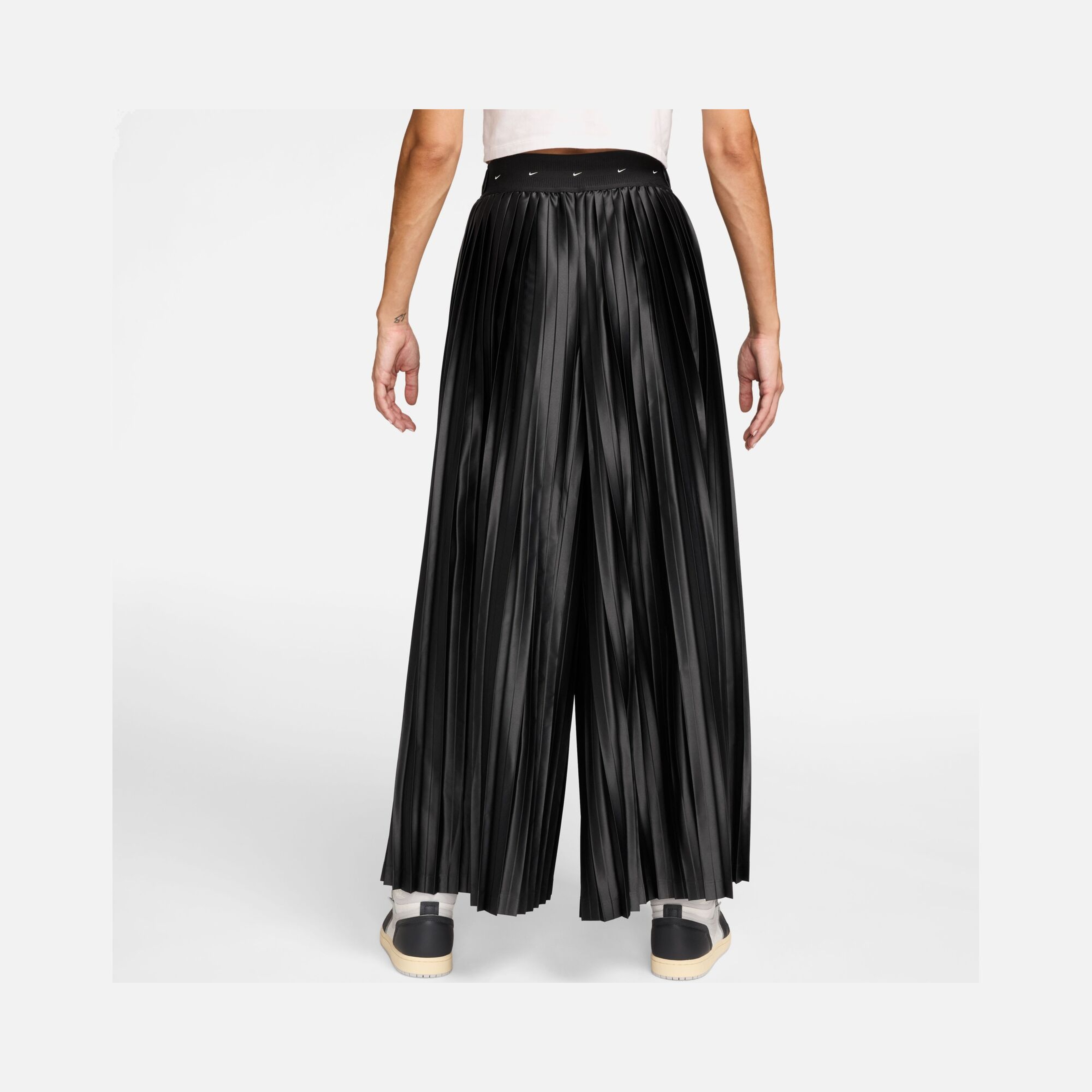 Nike Sportswear Collection Mid-Rise Pleated Track Kadın Pantolon