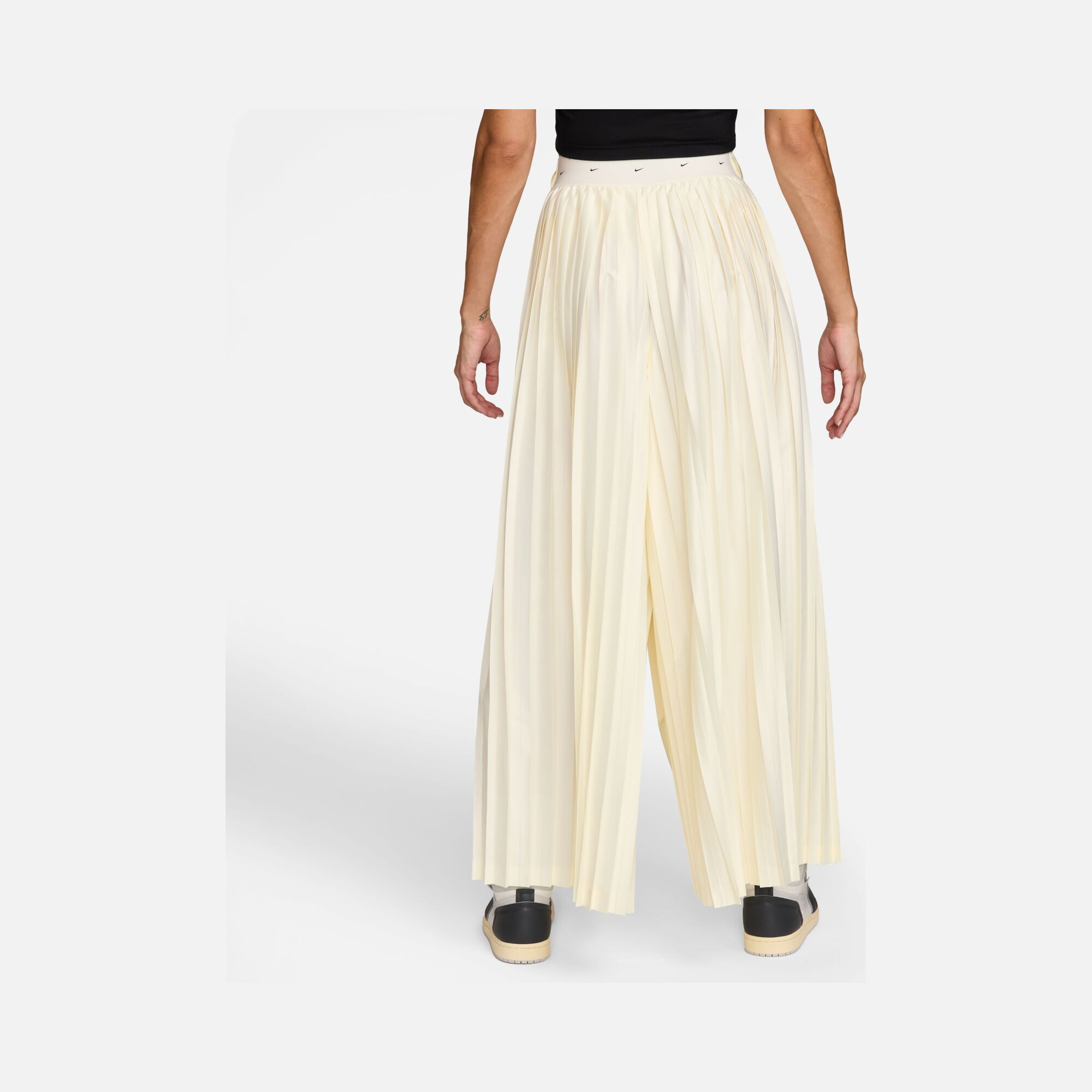 Nike Sportswear Collection Mid-Rise Pleated Track Kadın Pantolon