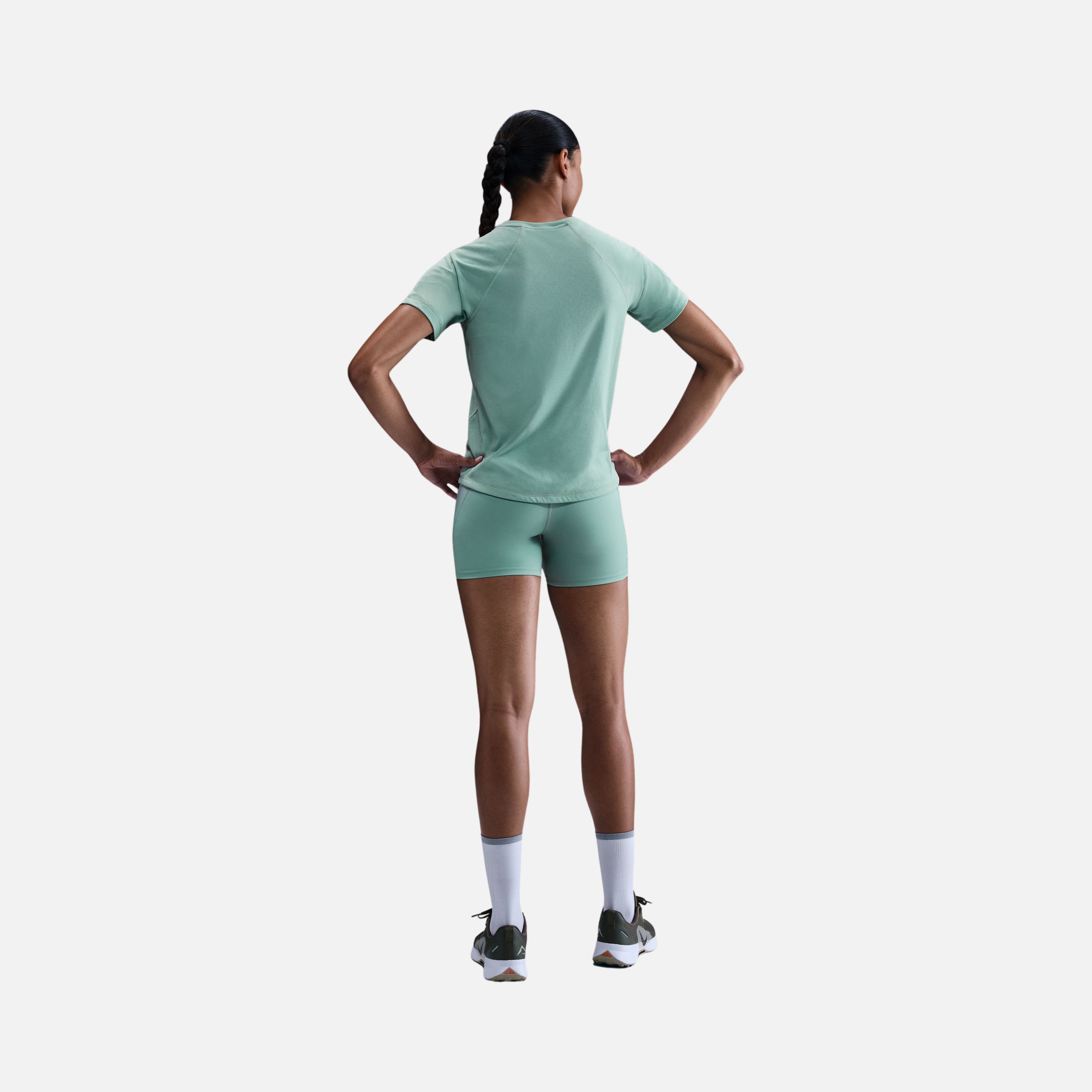 Nike Trail Dri-Fit Soft & Flexible Fabric Running Short-Sleeve Kadın Tişört