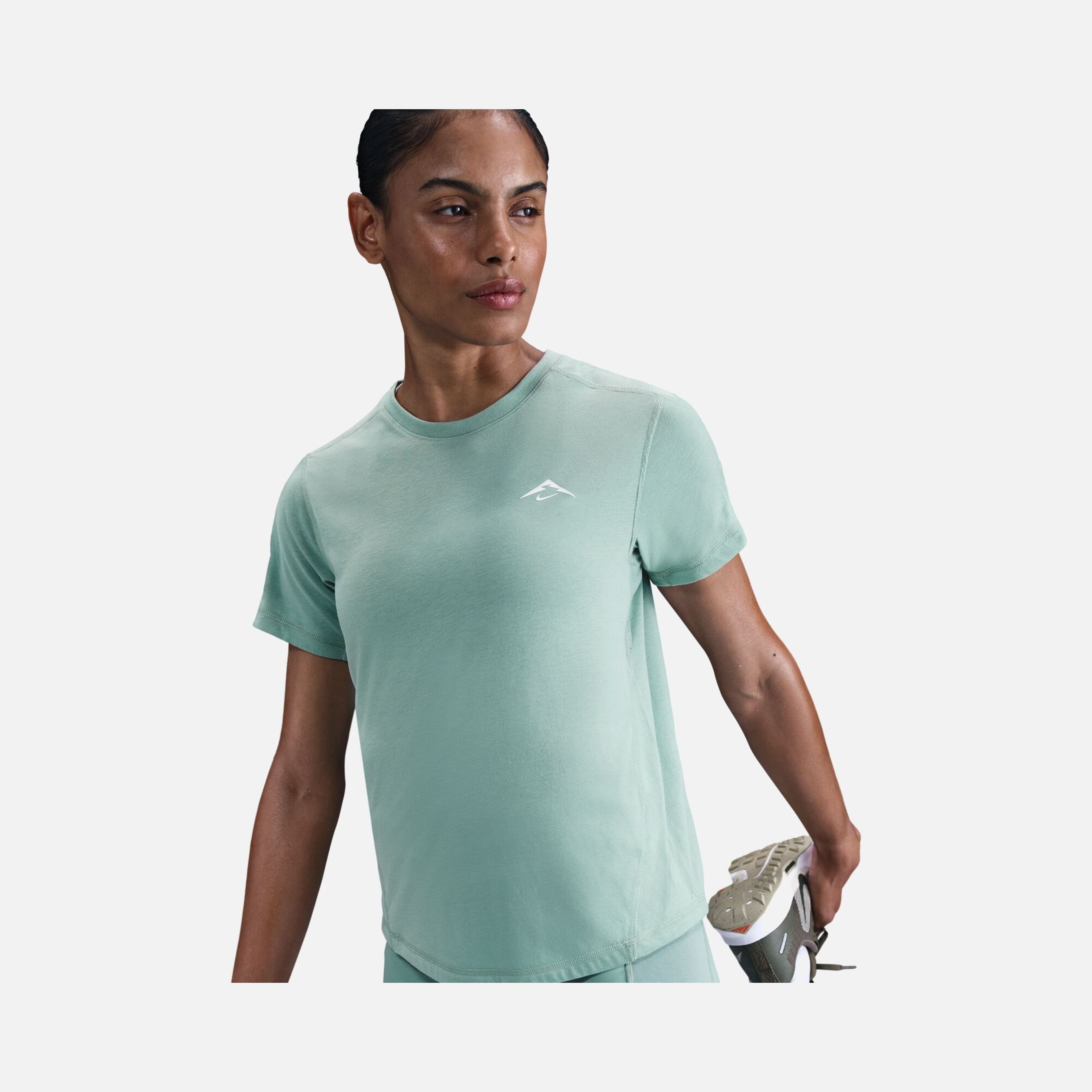 Nike Trail Dri-Fit Soft & Flexible Fabric Running Short-Sleeve Kadın Tişört