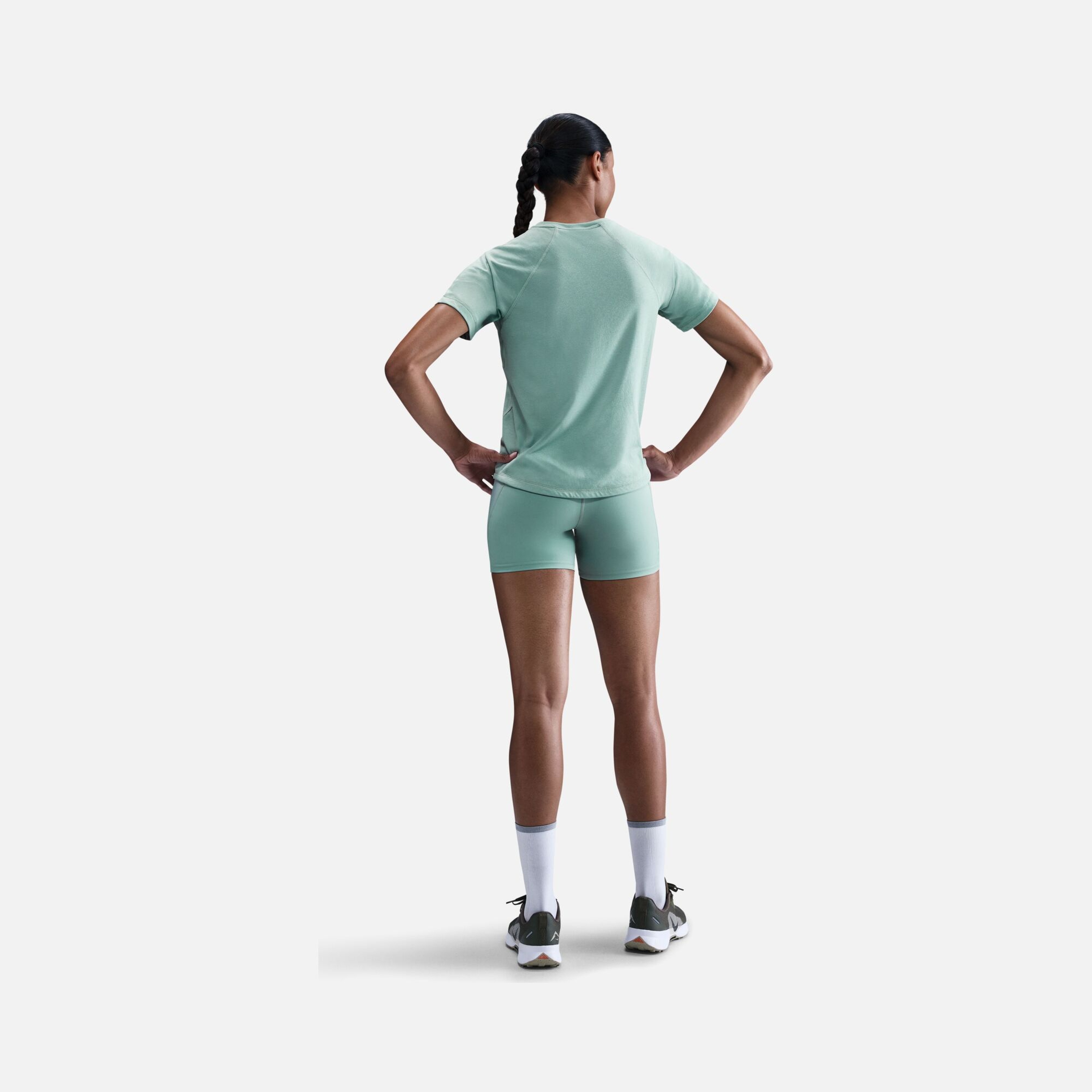 Nike Trail Dri-Fit Soft & Flexible Fabric Running Short-Sleeve Kadın Tişört