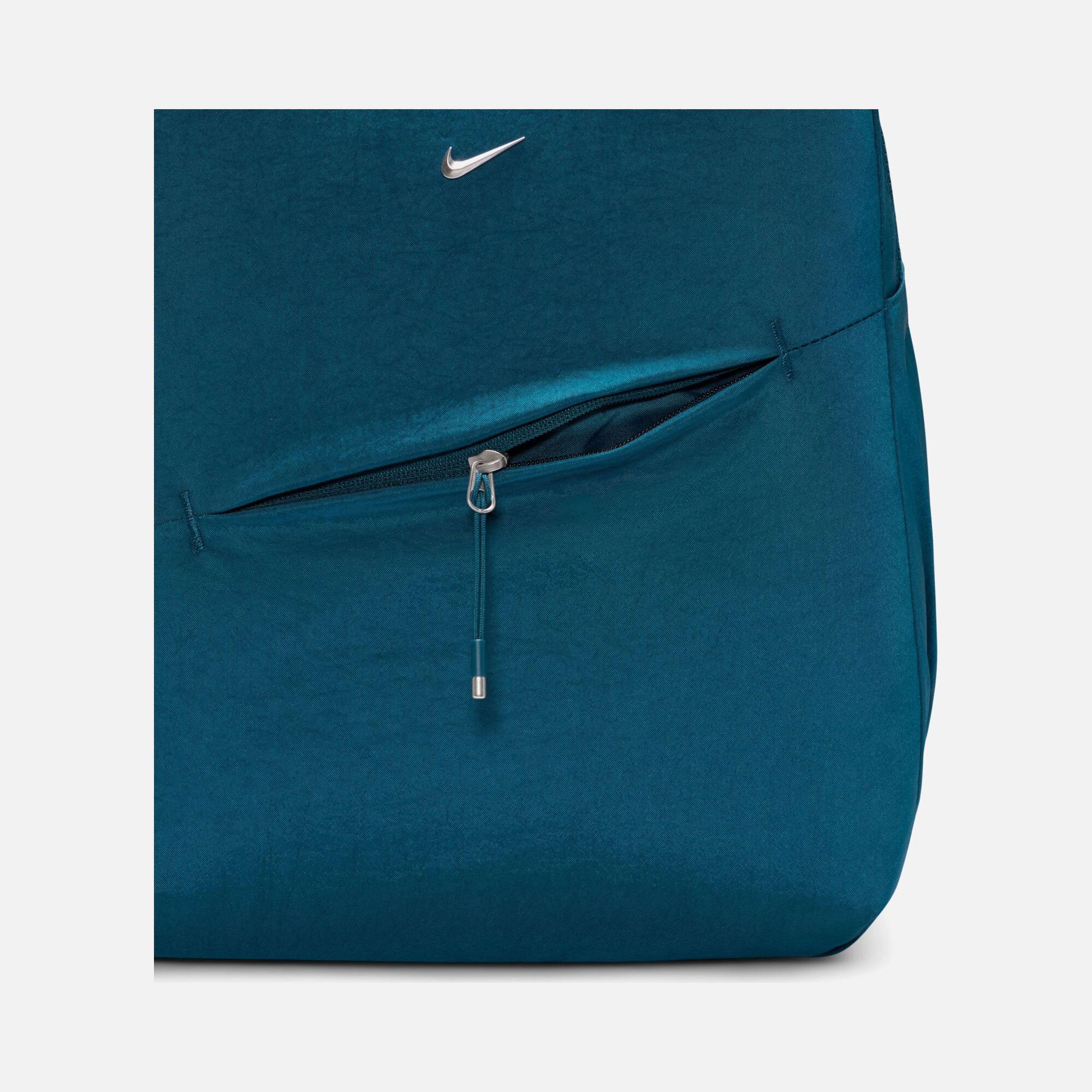 Nike Sportswear Aura (24 L) Kadın Sırt Çantası