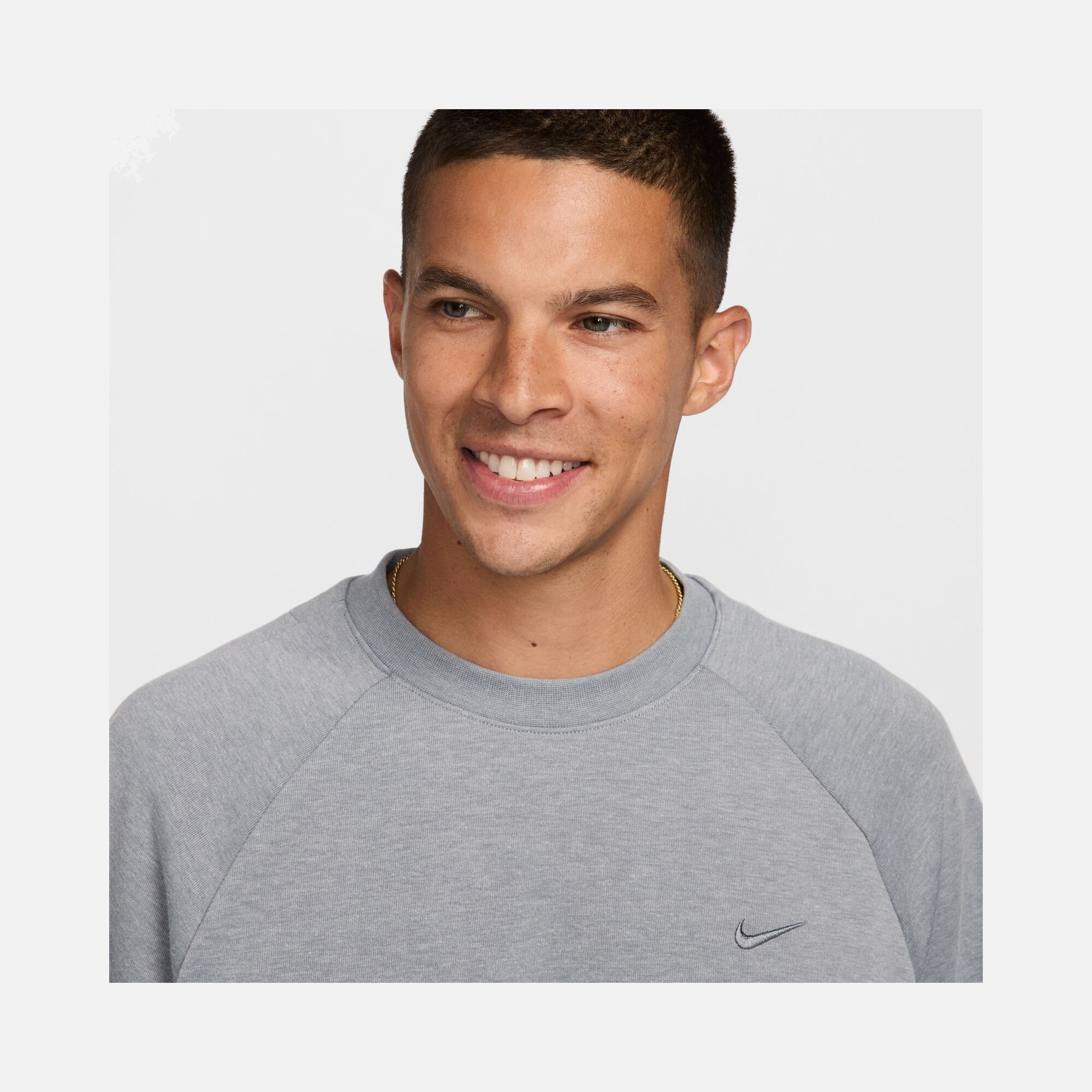 Nike Primary Dri-Fit UV Versatile Crew Erkek Sweatshirt